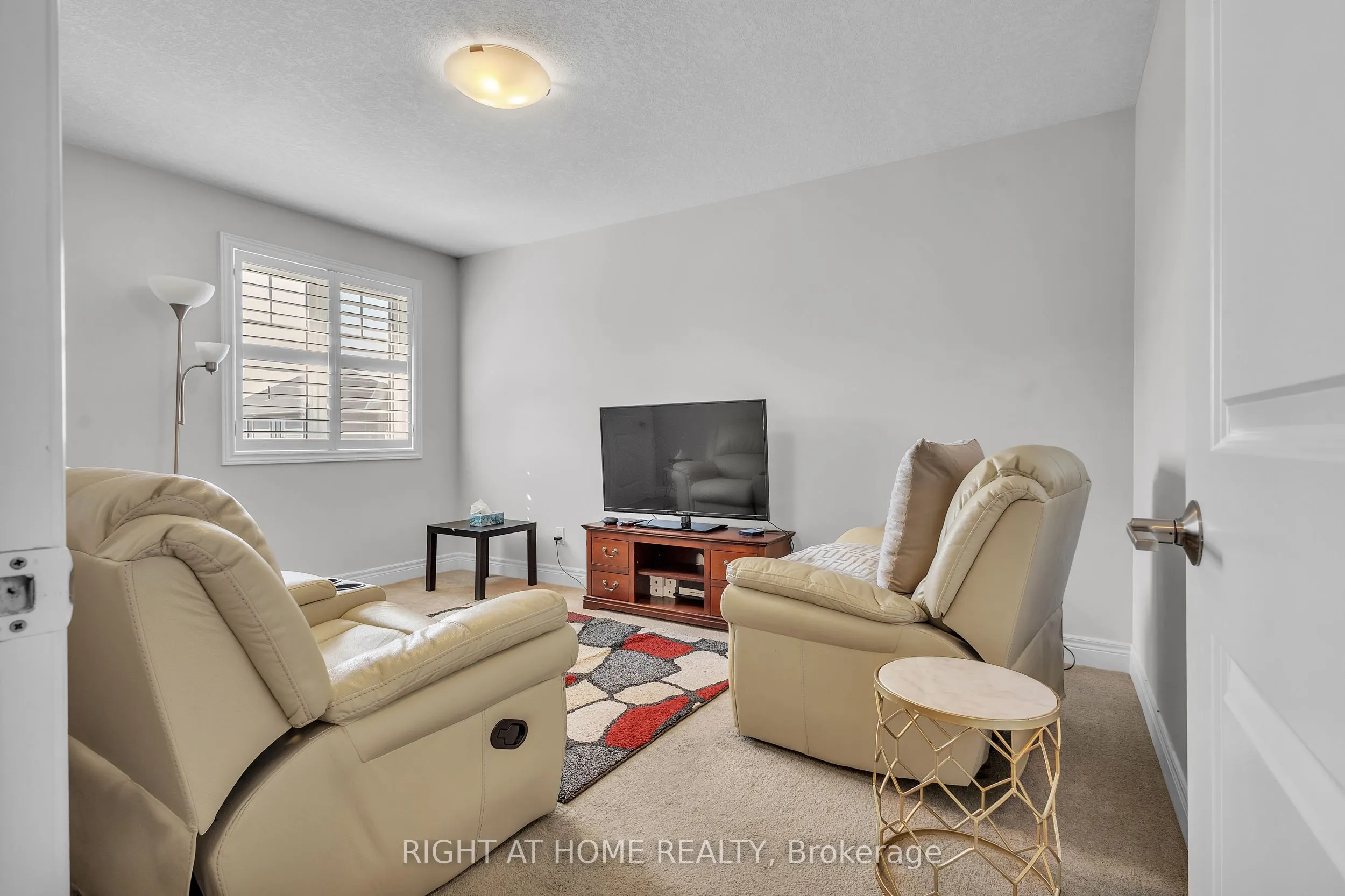 321 Carriage Way