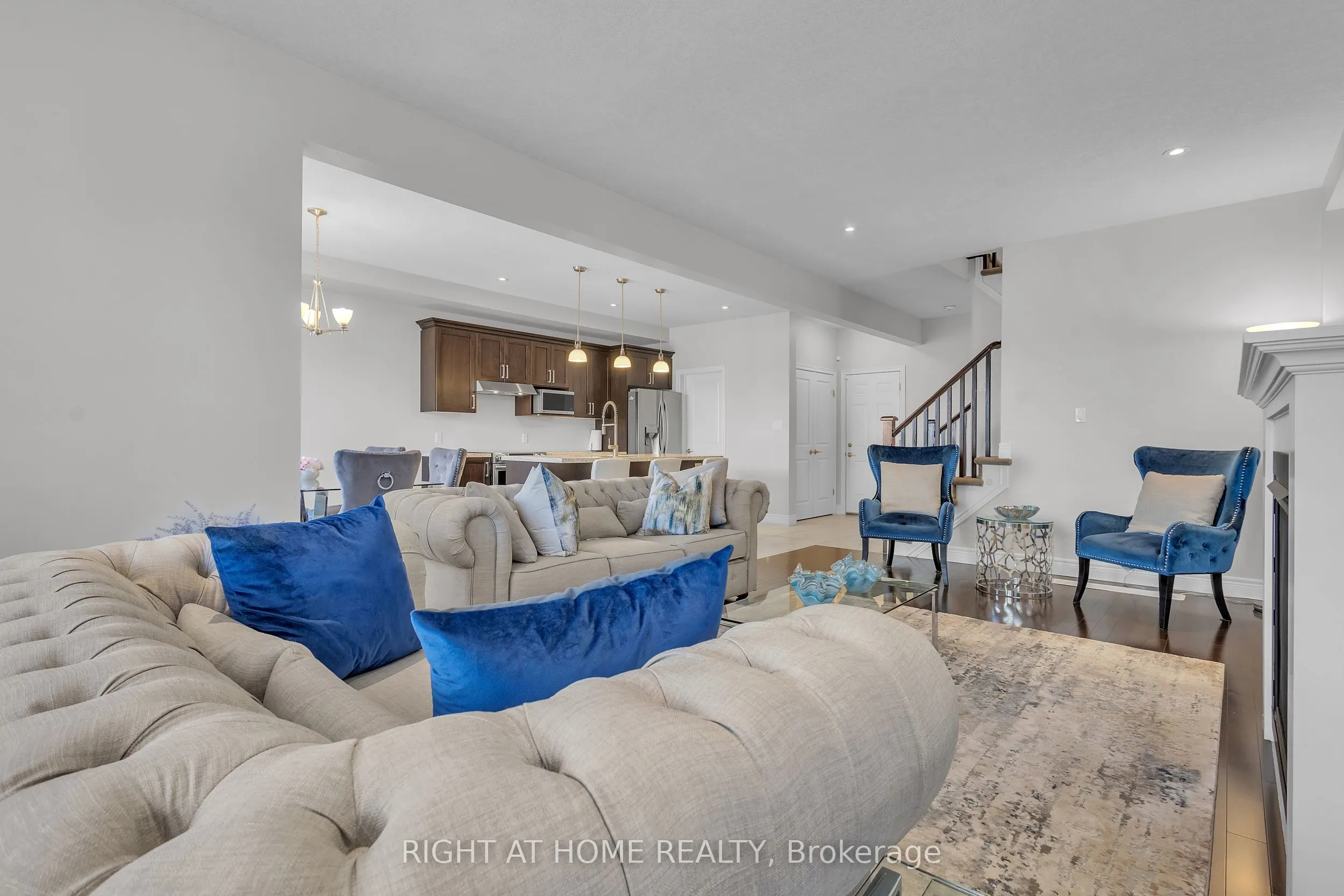 321 Carriage Way