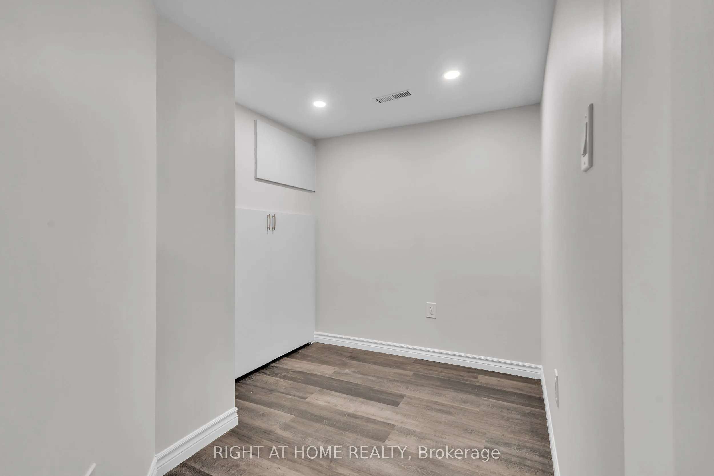 321 Carriage Way