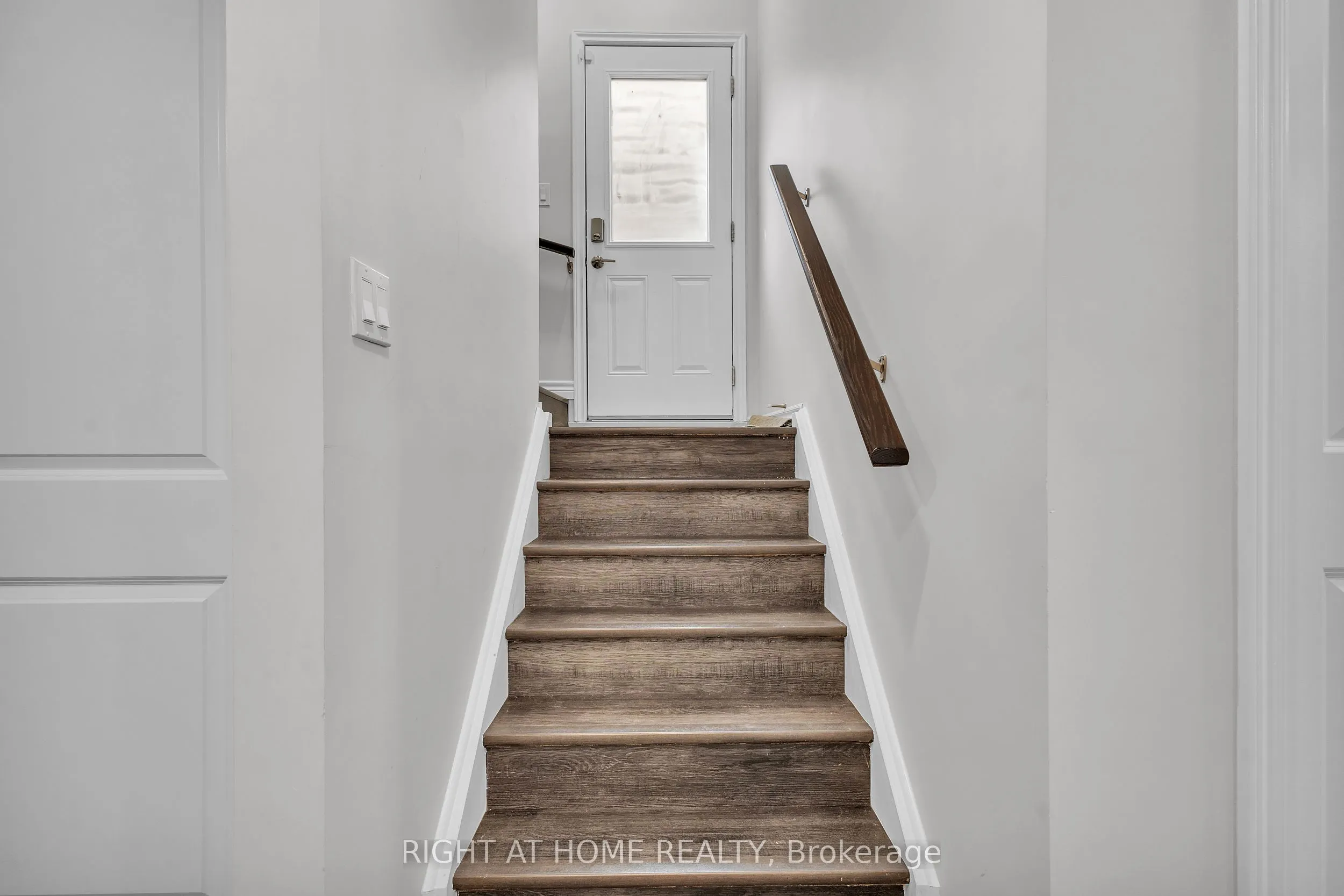 321 Carriage Way