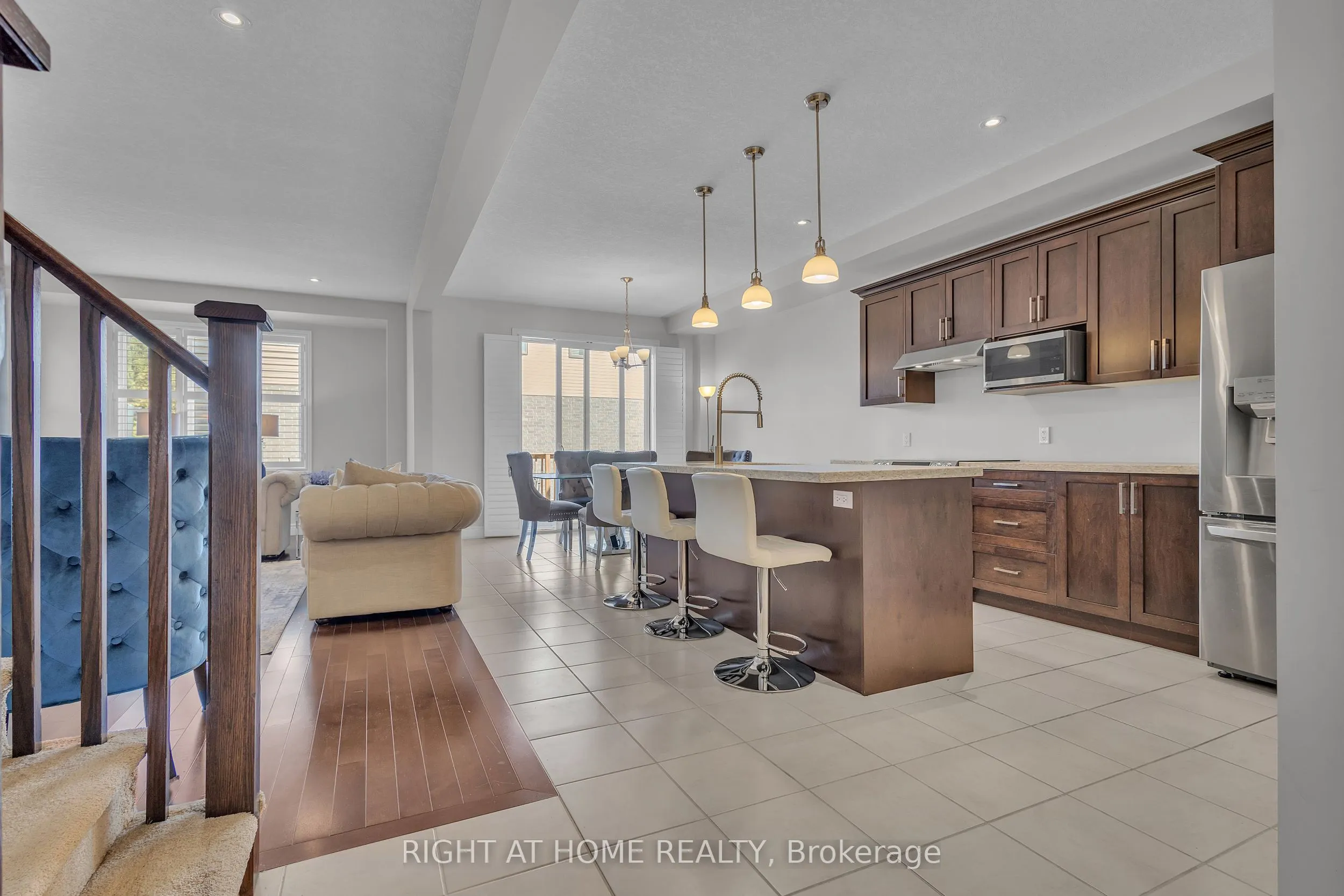 321 Carriage Way