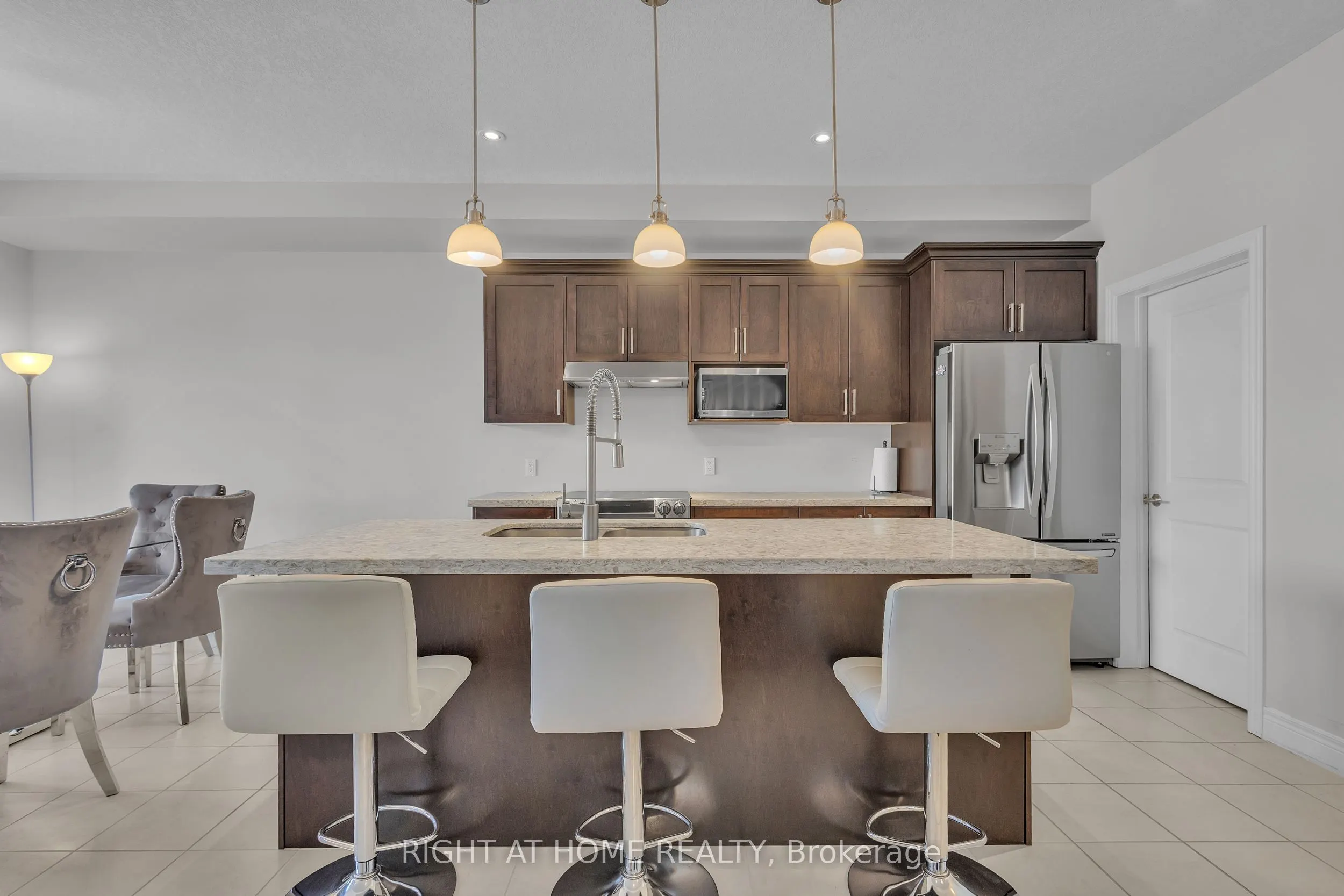 321 Carriage Way