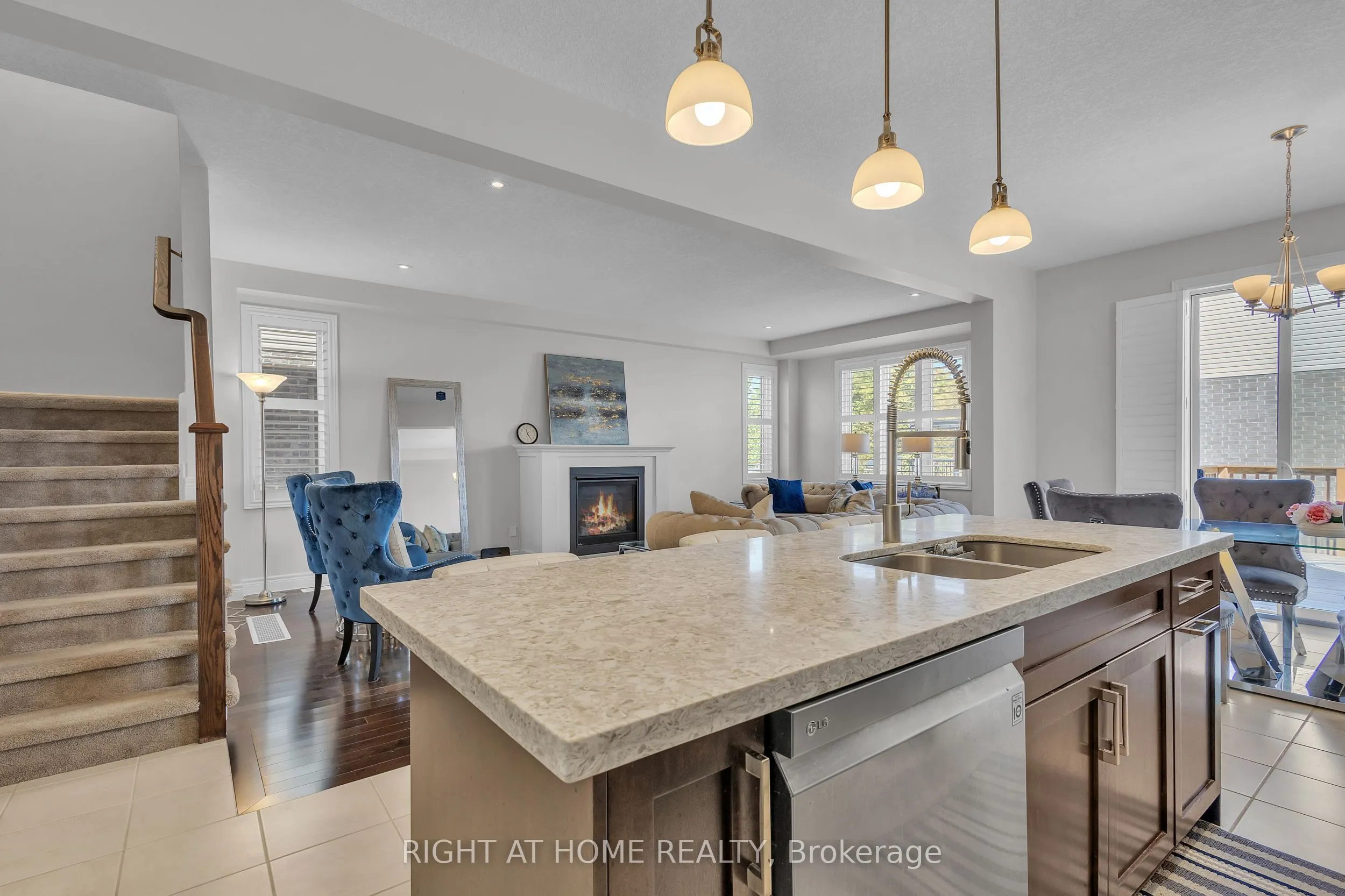 321 Carriage Way
