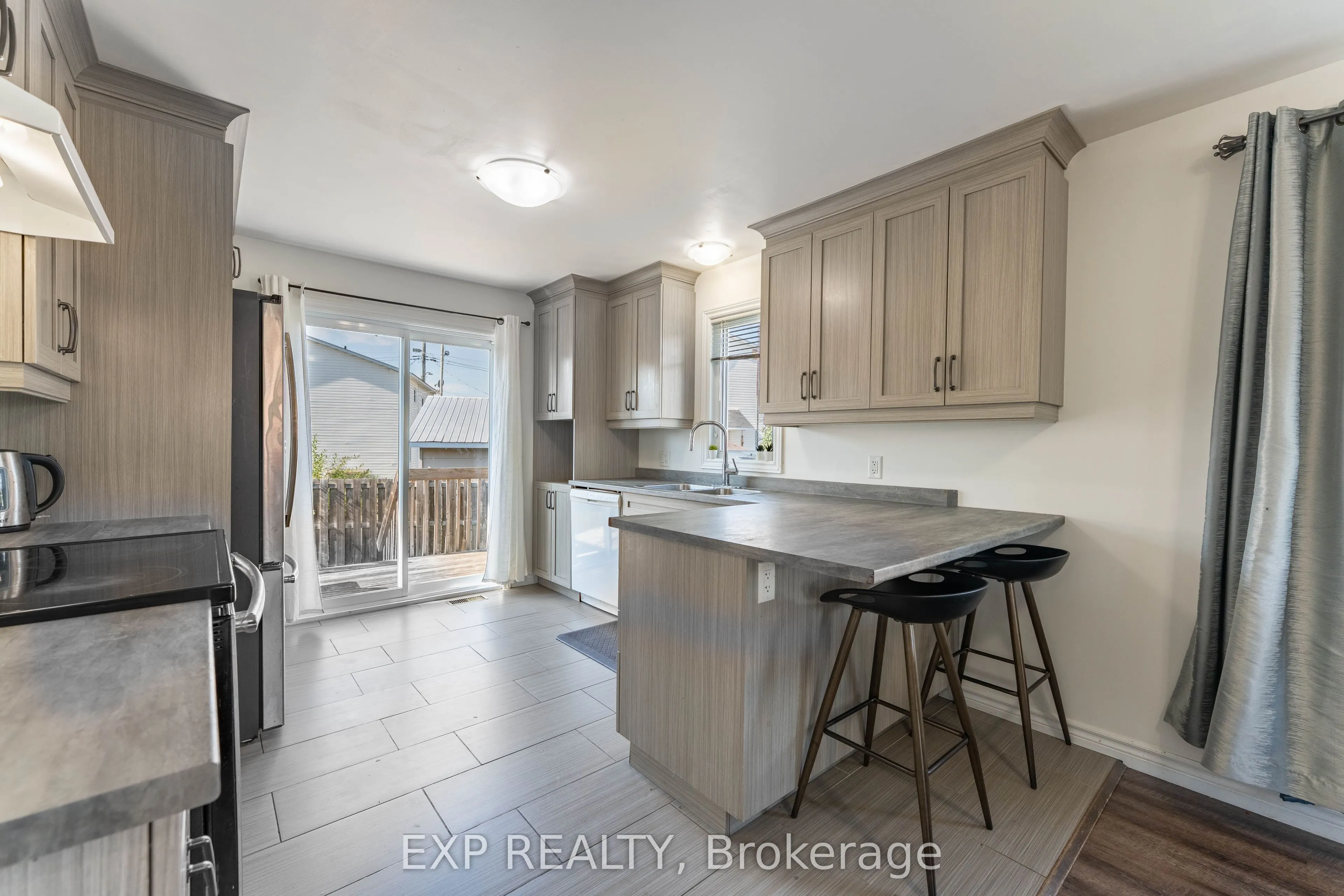 11 Place Madeleine Place
