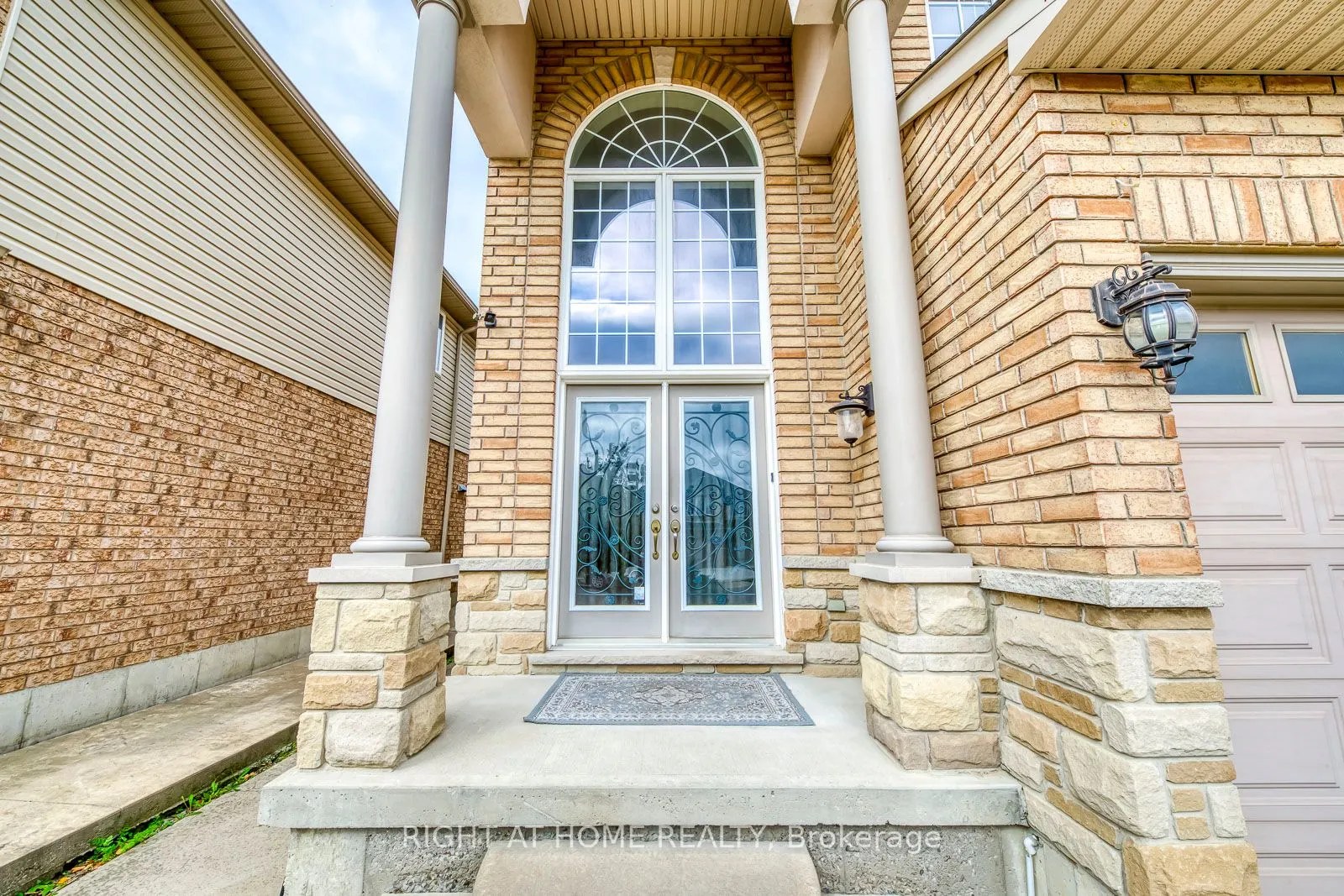 38 Assisi Street