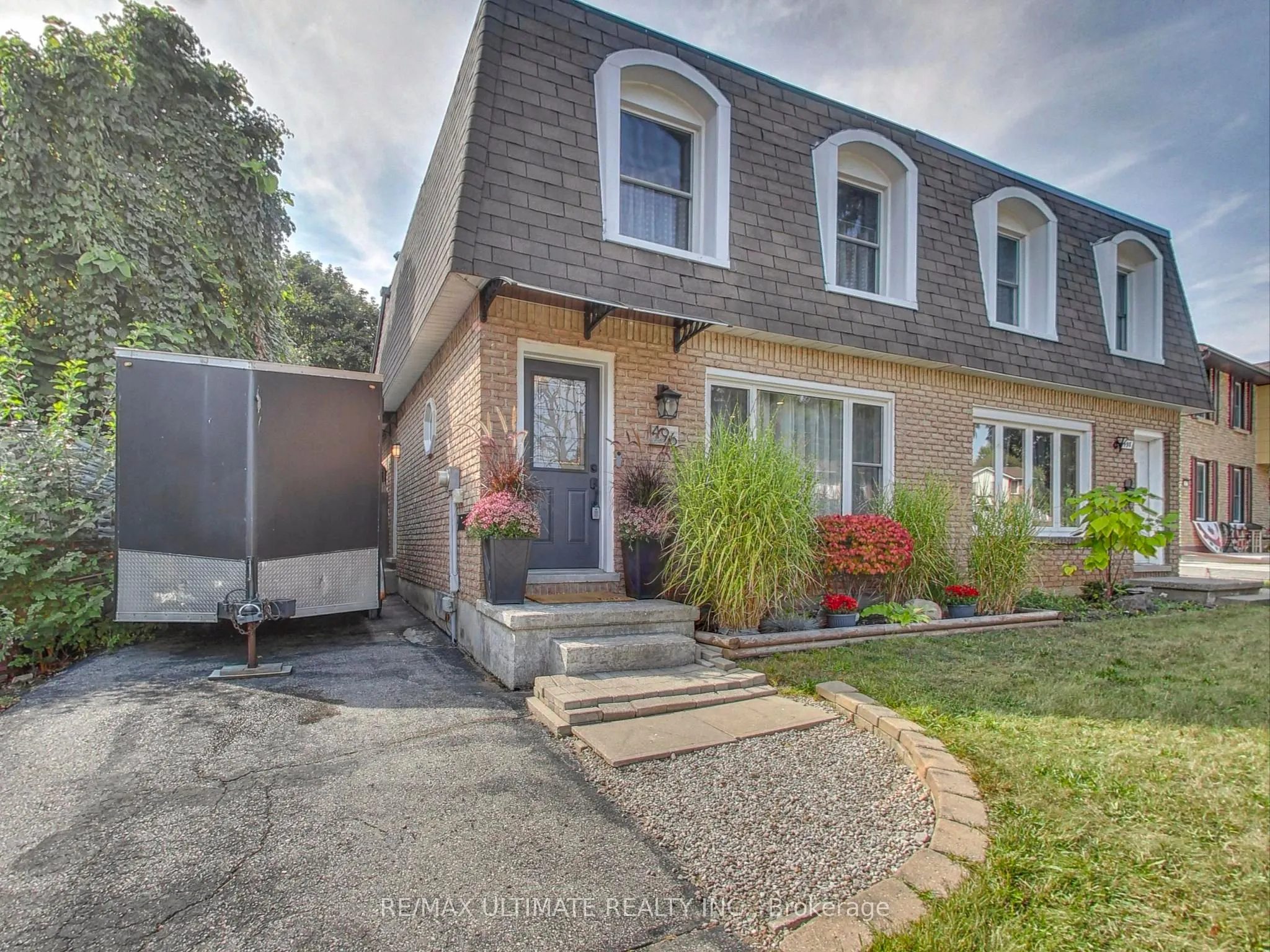 496 Elgin Street N