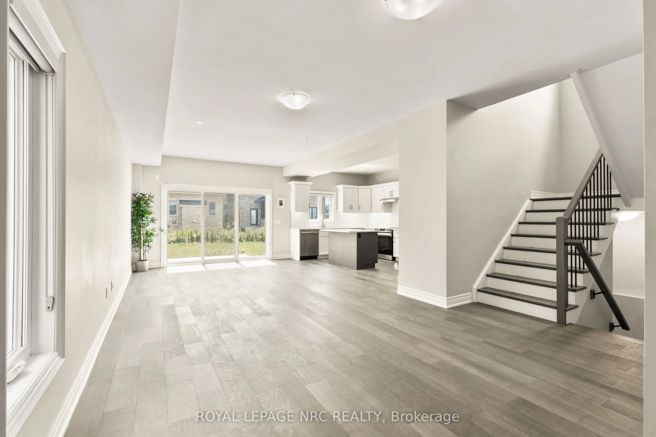 25 Autumn Avenue, #Upper Level