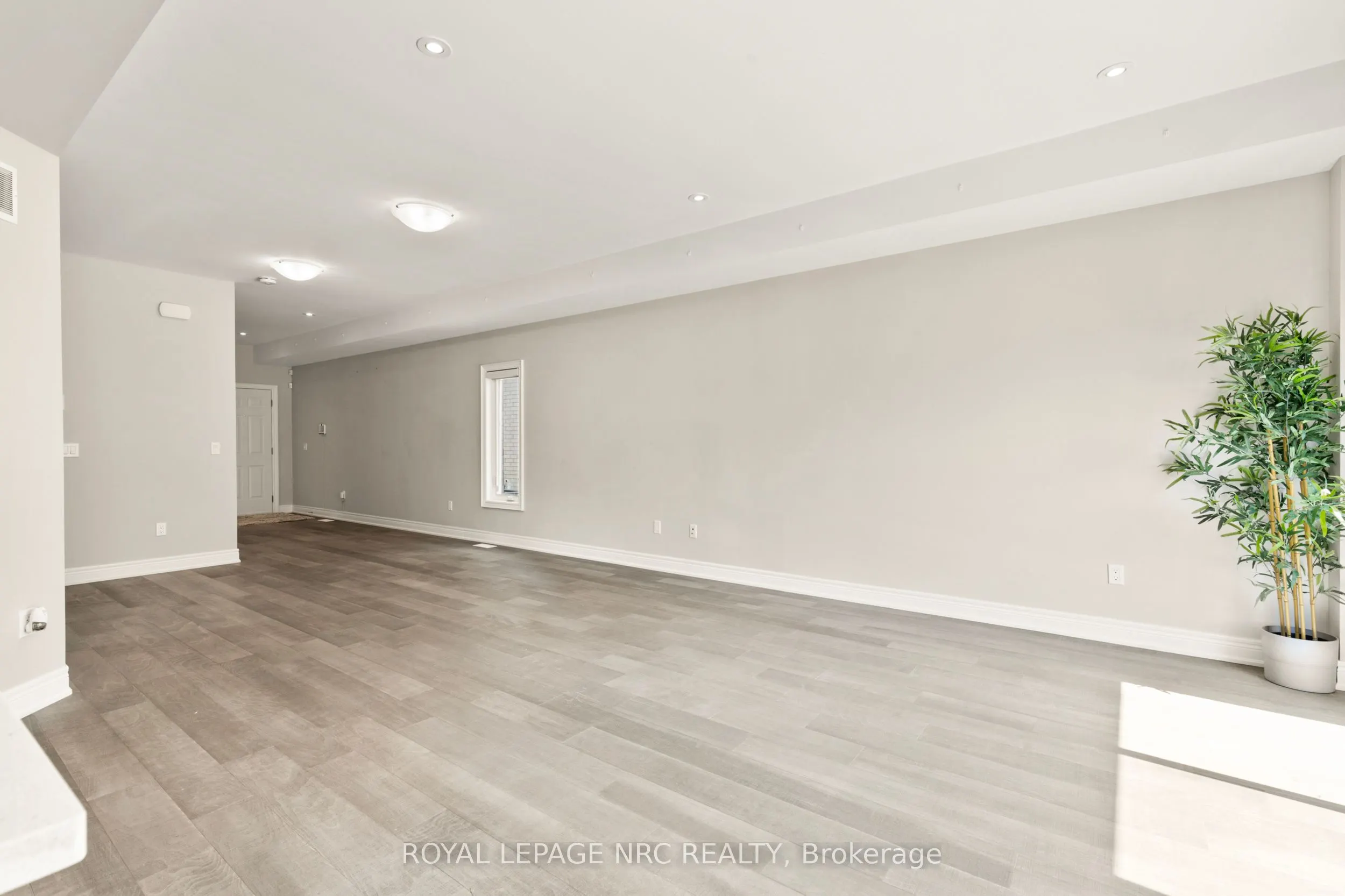 25 Autumn Avenue, #Upper Level