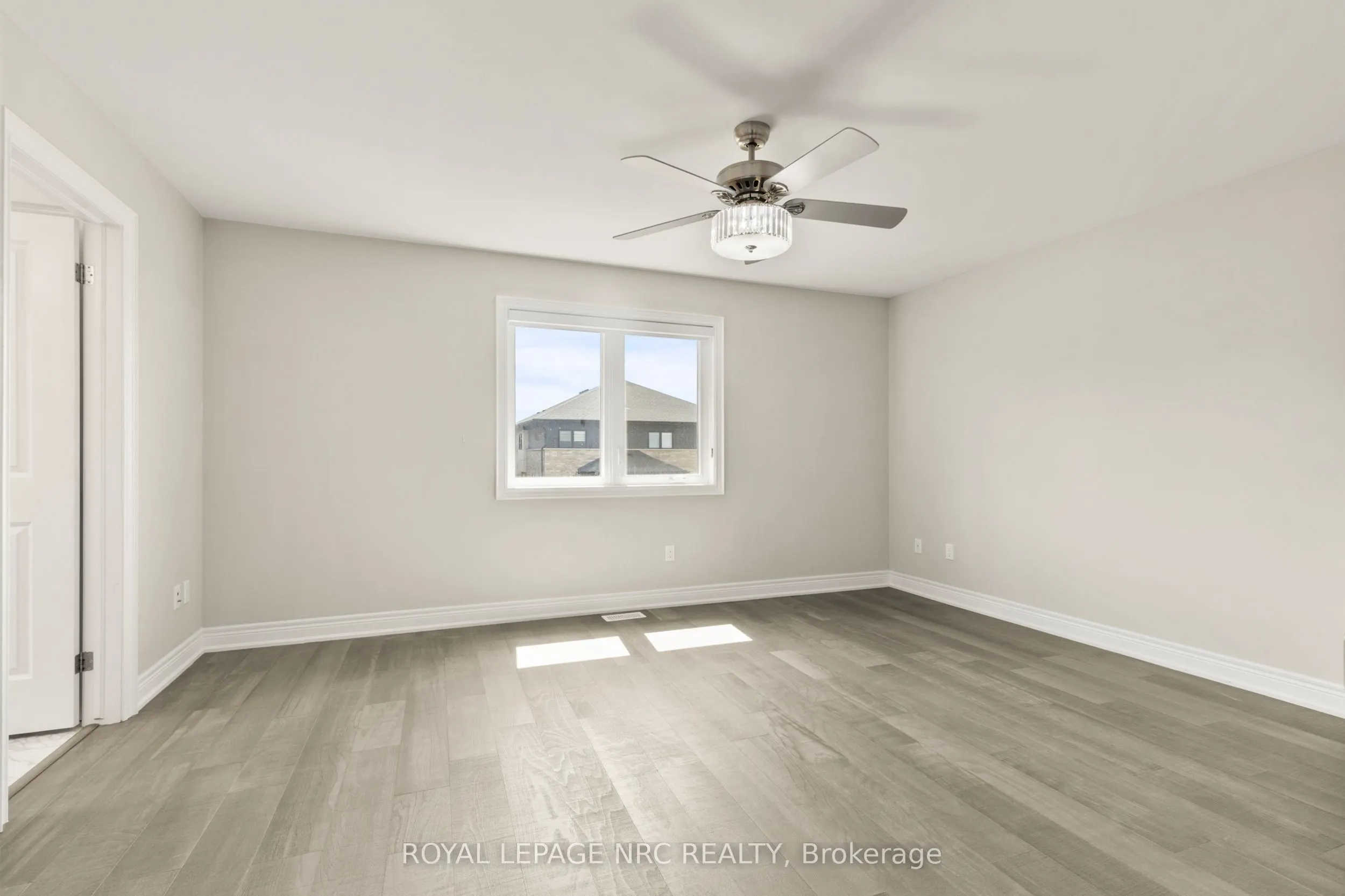 25 Autumn Avenue, #Upper Level