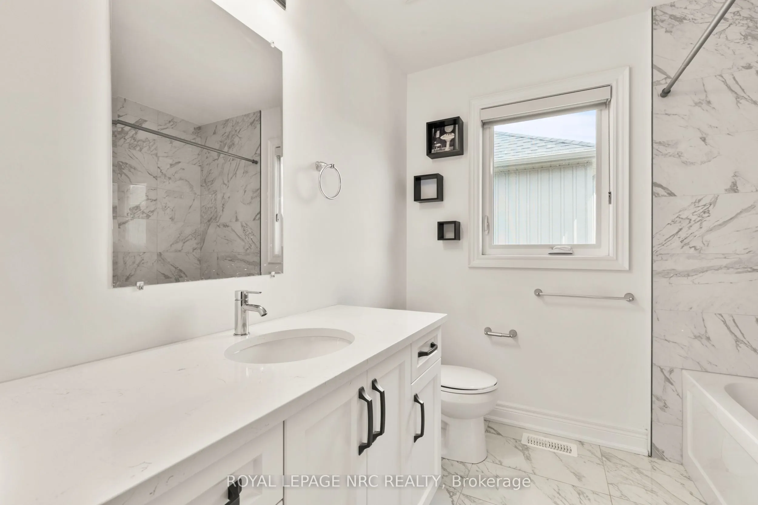 25 Autumn Avenue, #Upper Level
