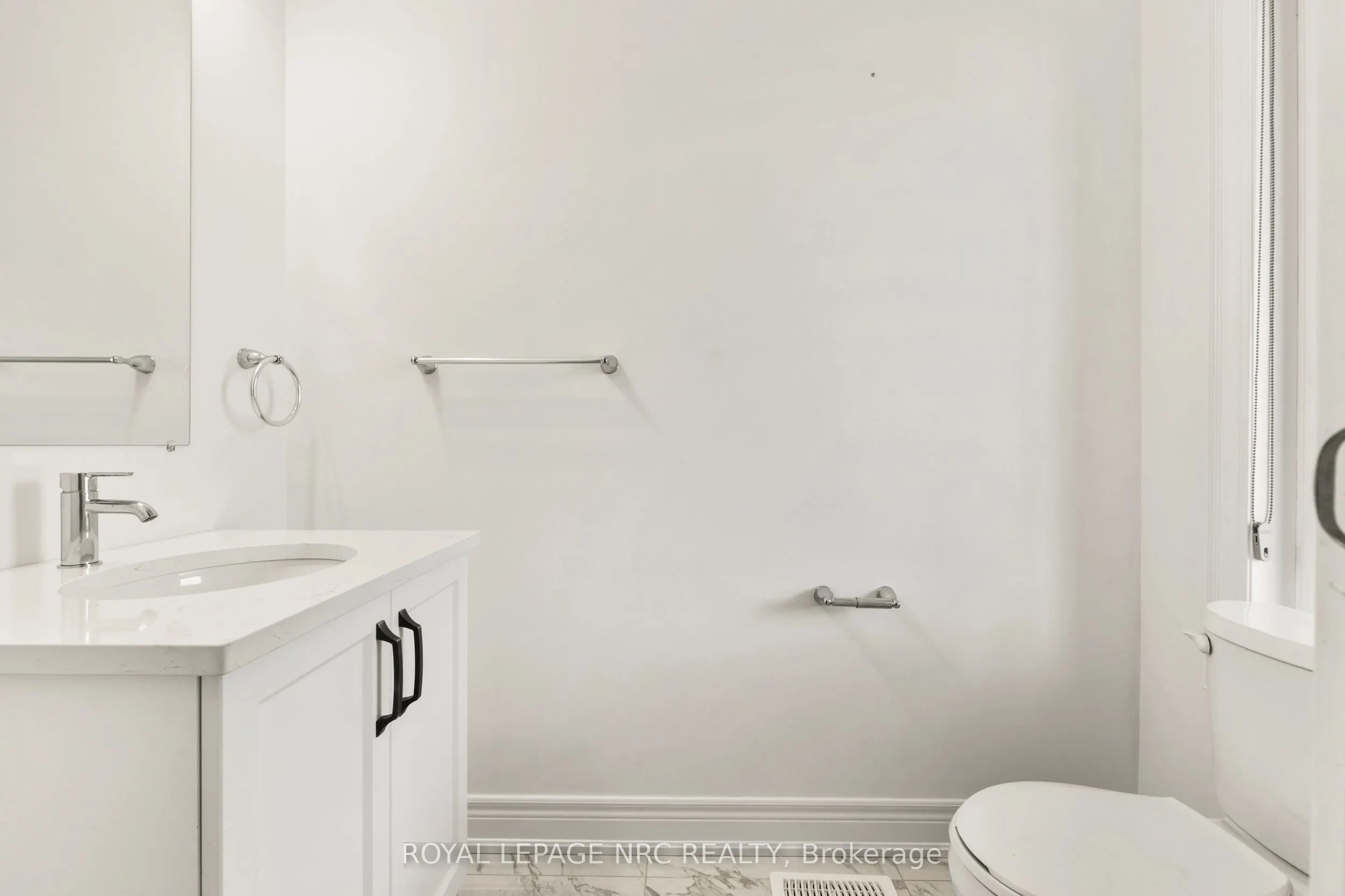 25 Autumn Avenue, #Upper Level