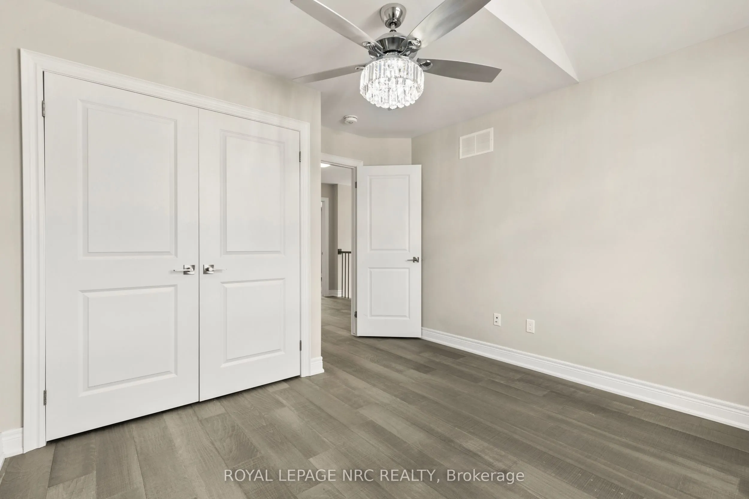25 Autumn Avenue, #Upper Level