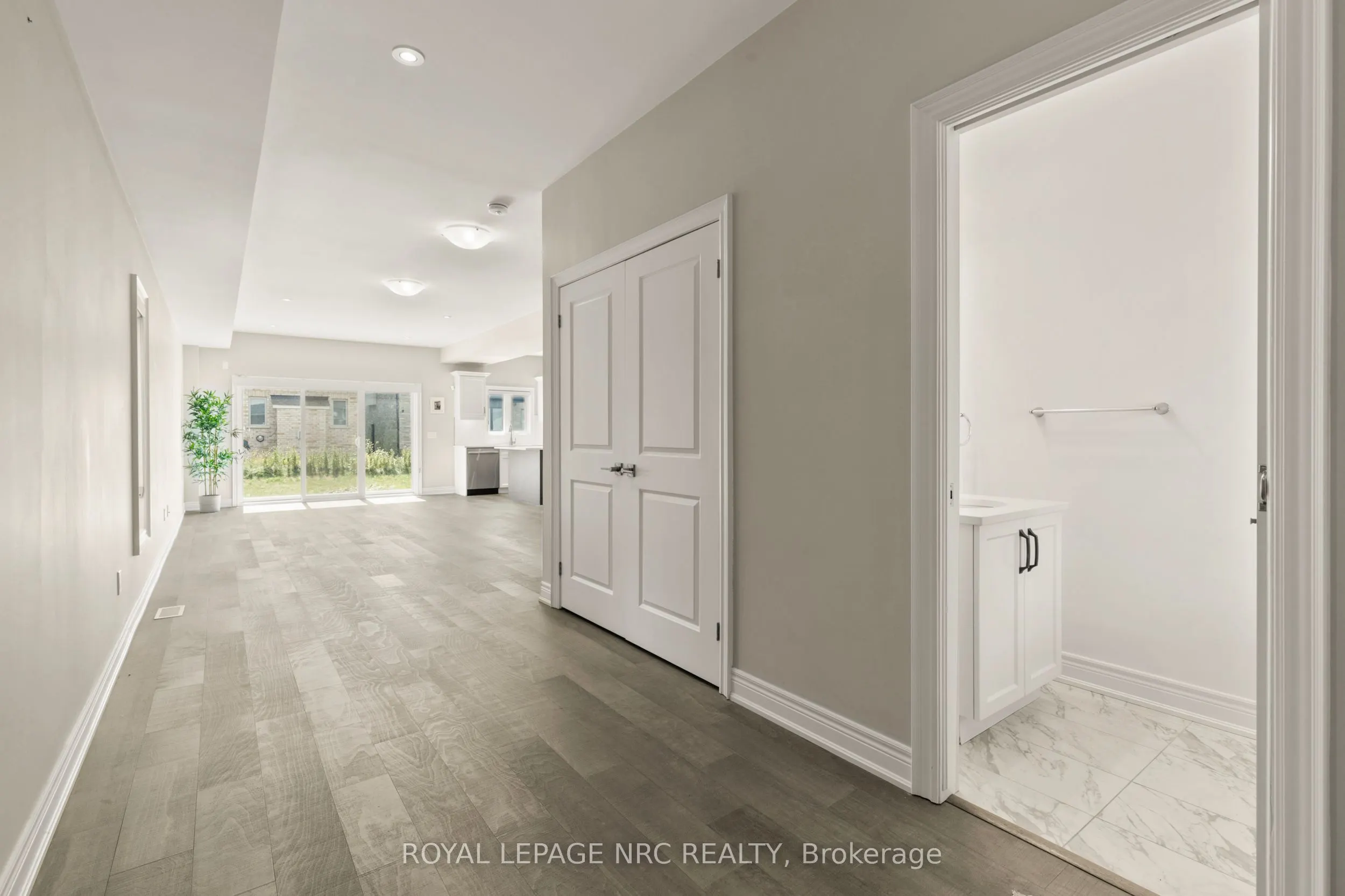 25 Autumn Avenue, #Upper Level