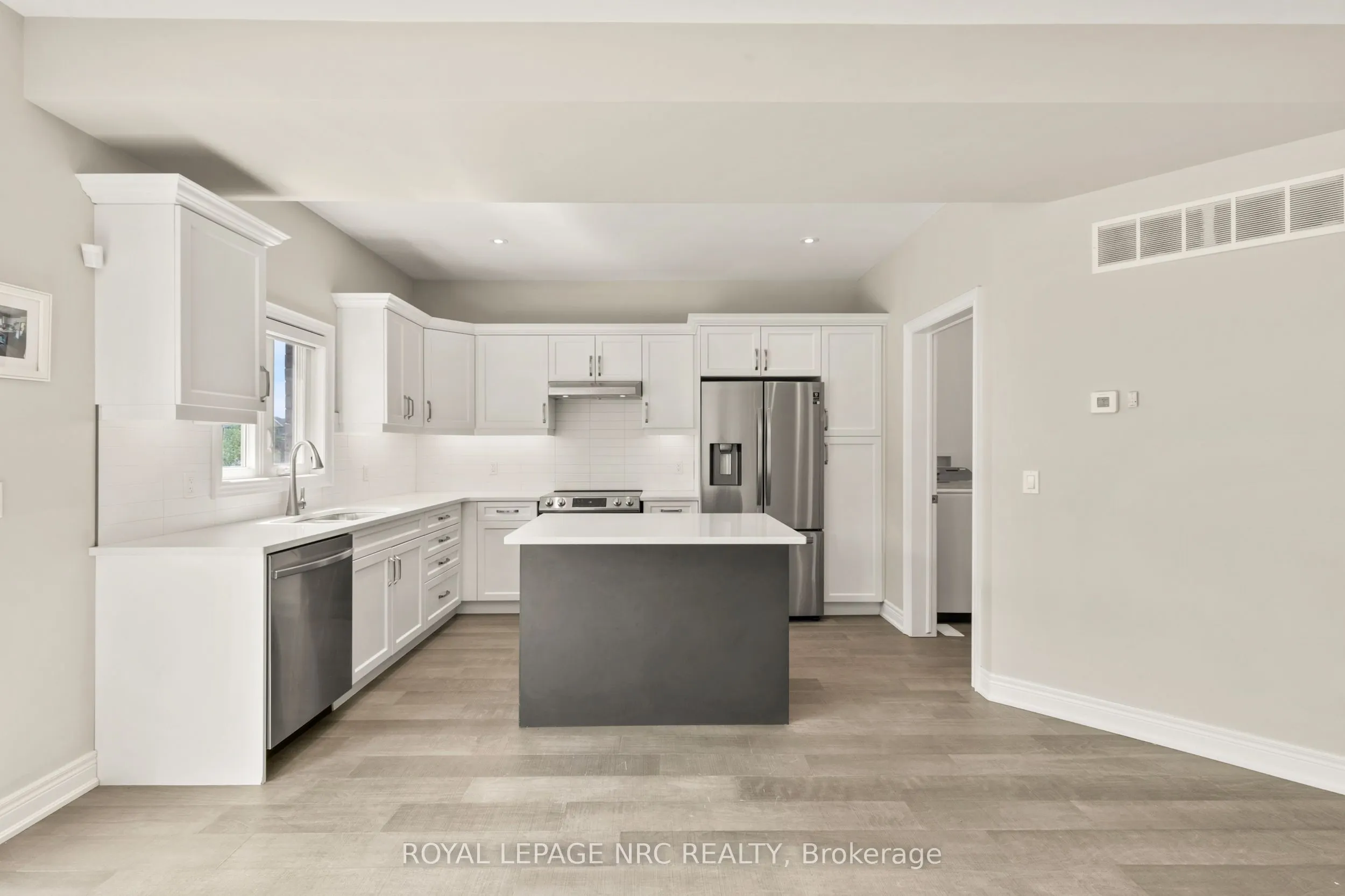 25 Autumn Avenue, #Upper Level