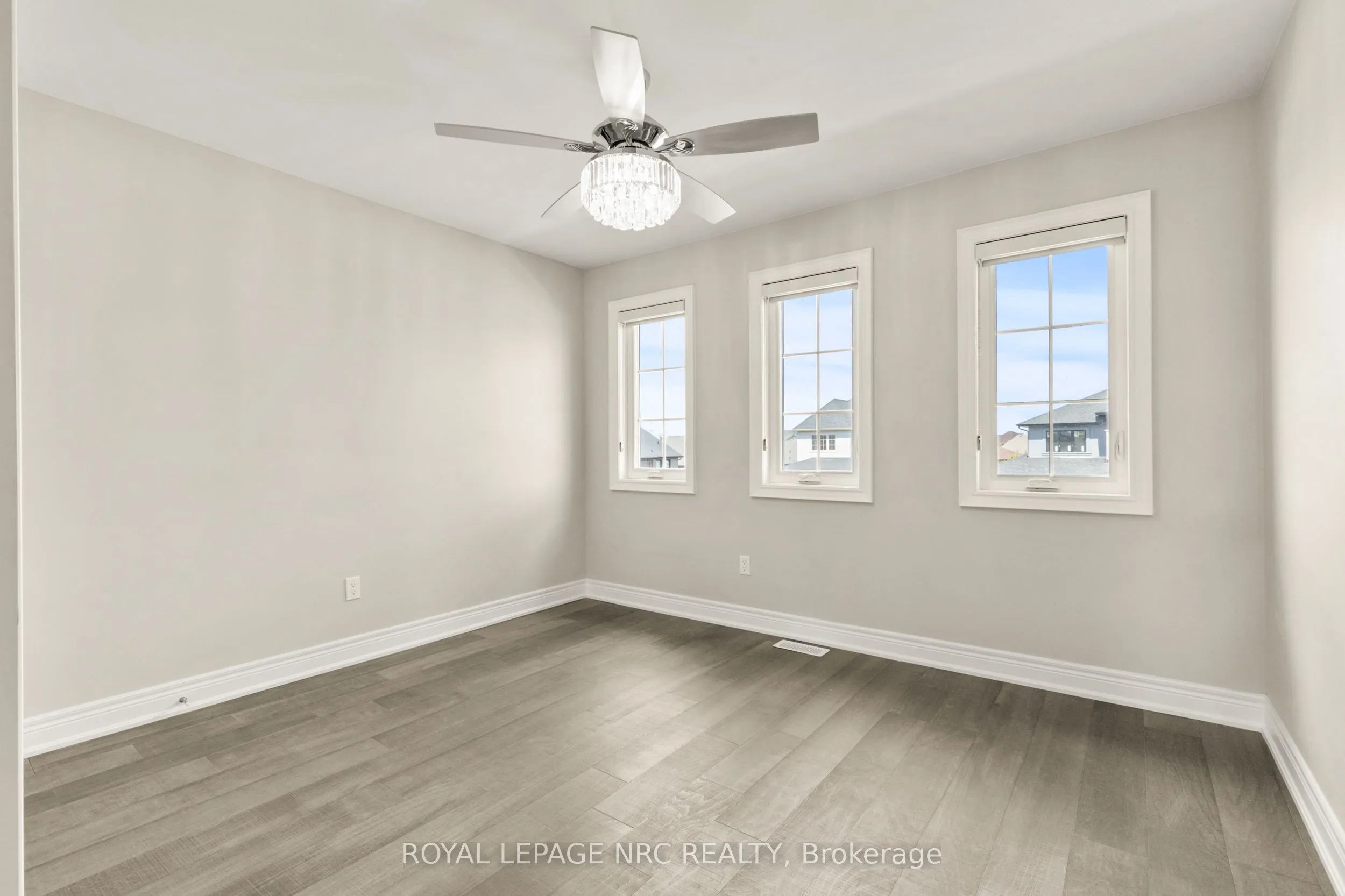 25 Autumn Avenue, #Upper Level