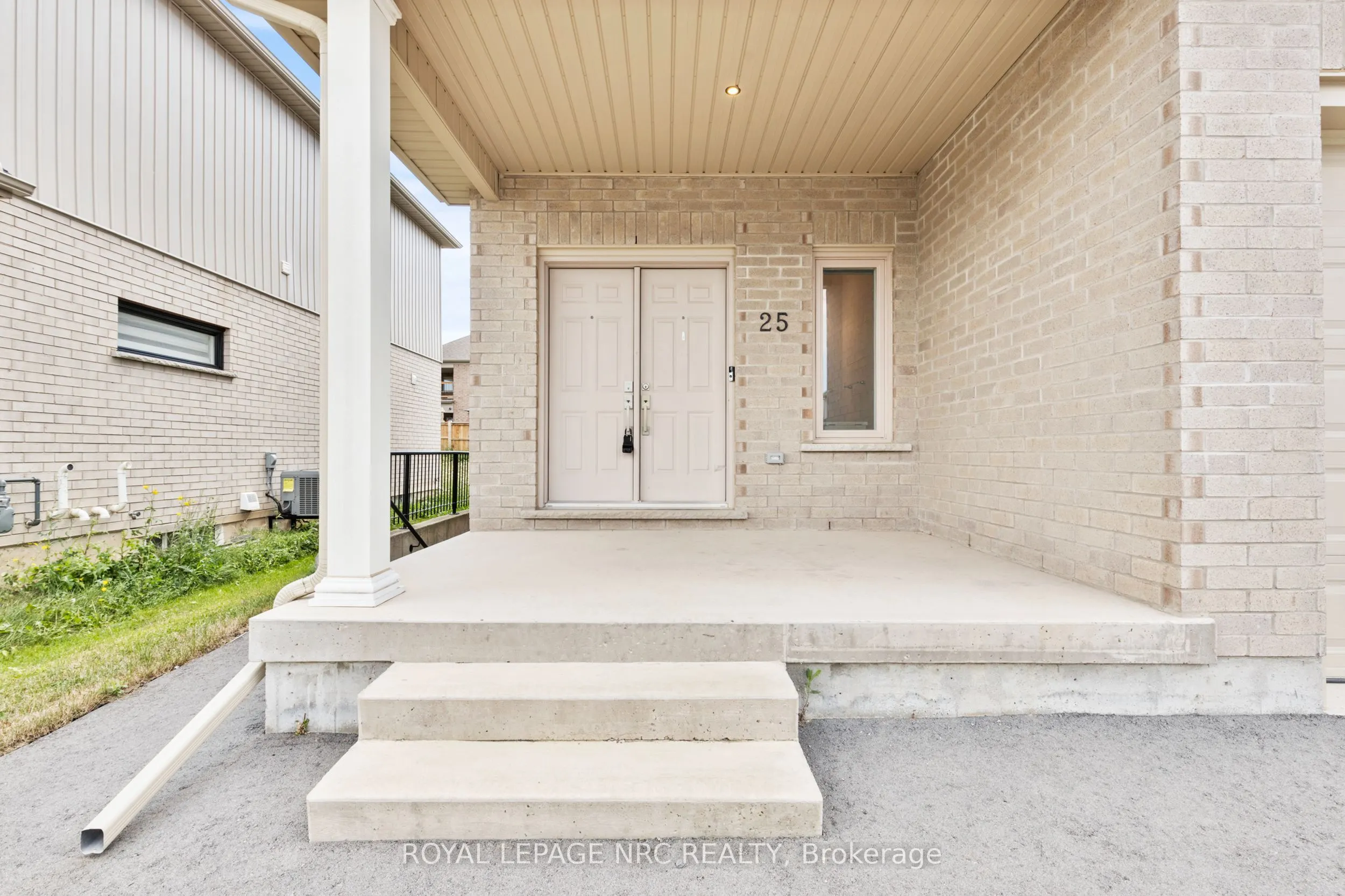 25 Autumn Avenue, #Upper Level