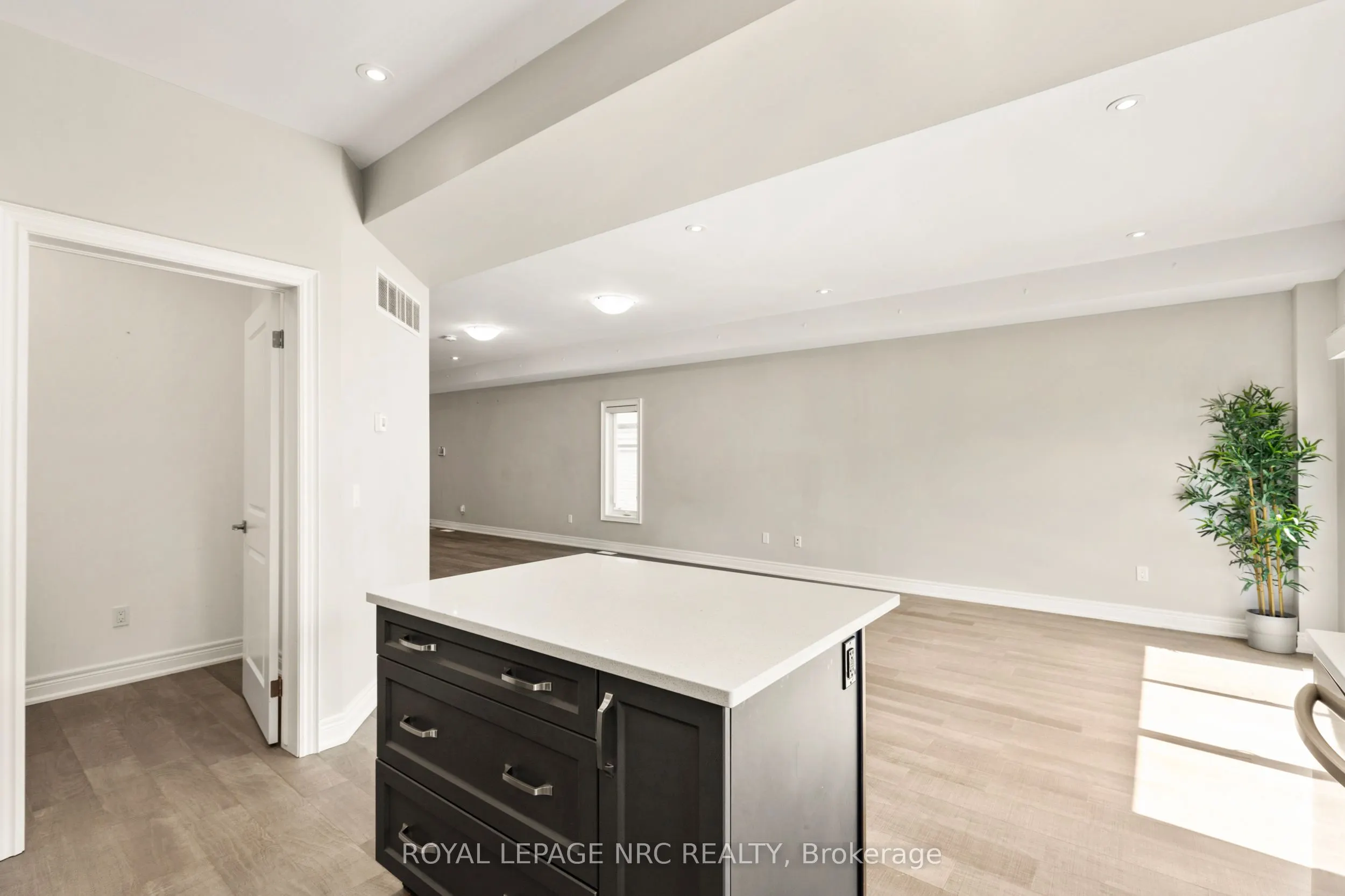 25 Autumn Avenue, #Upper Level