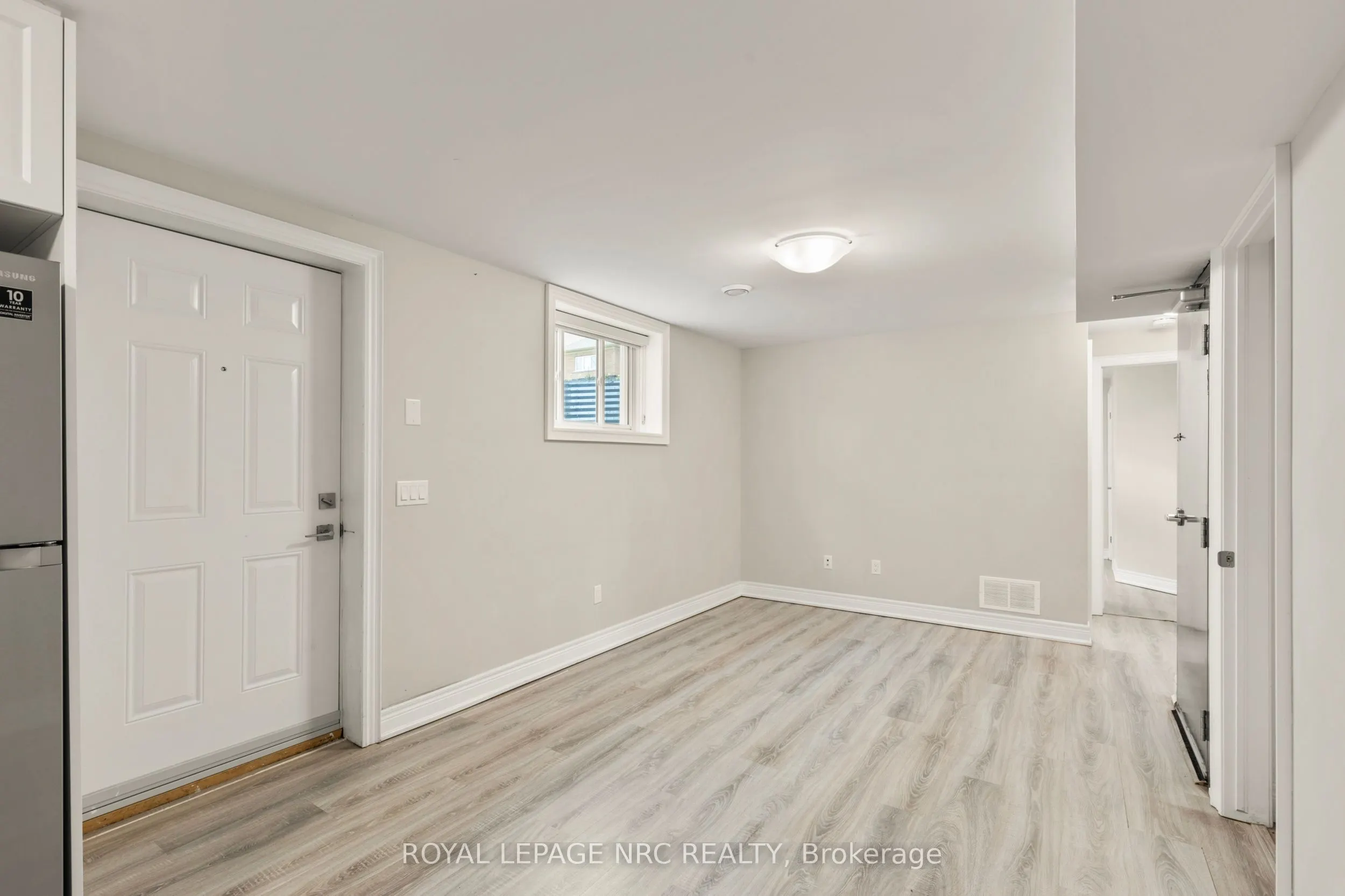 25 Autumn Avenue S
