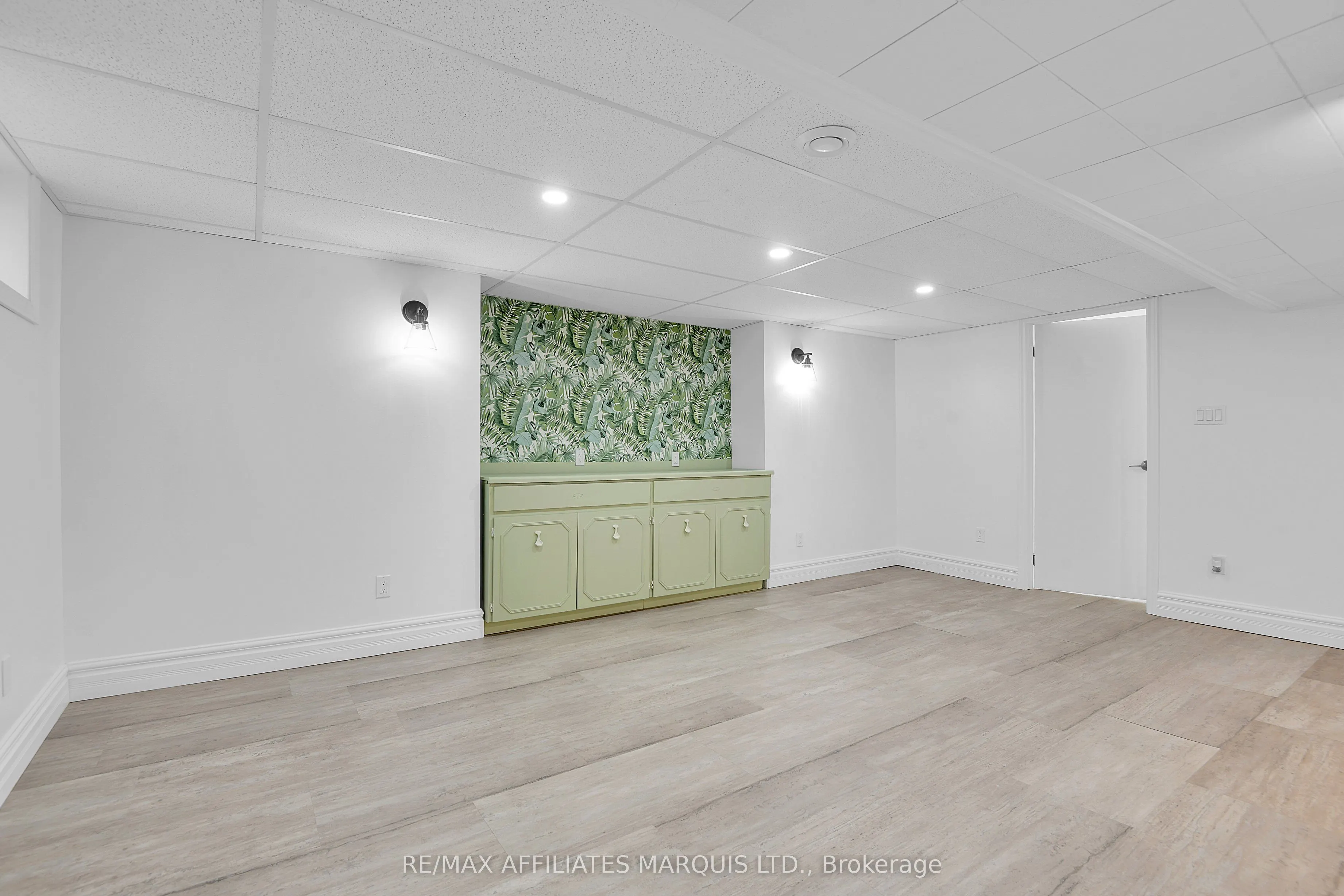 2030 Pitt Street