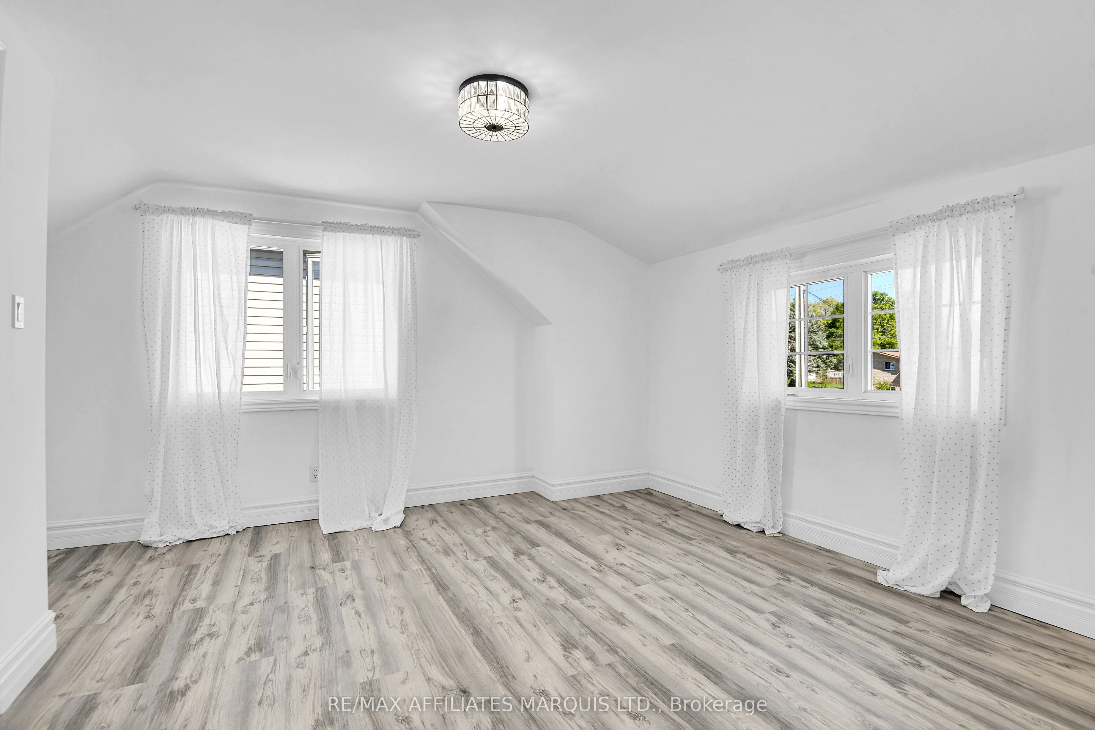 2030 Pitt Street