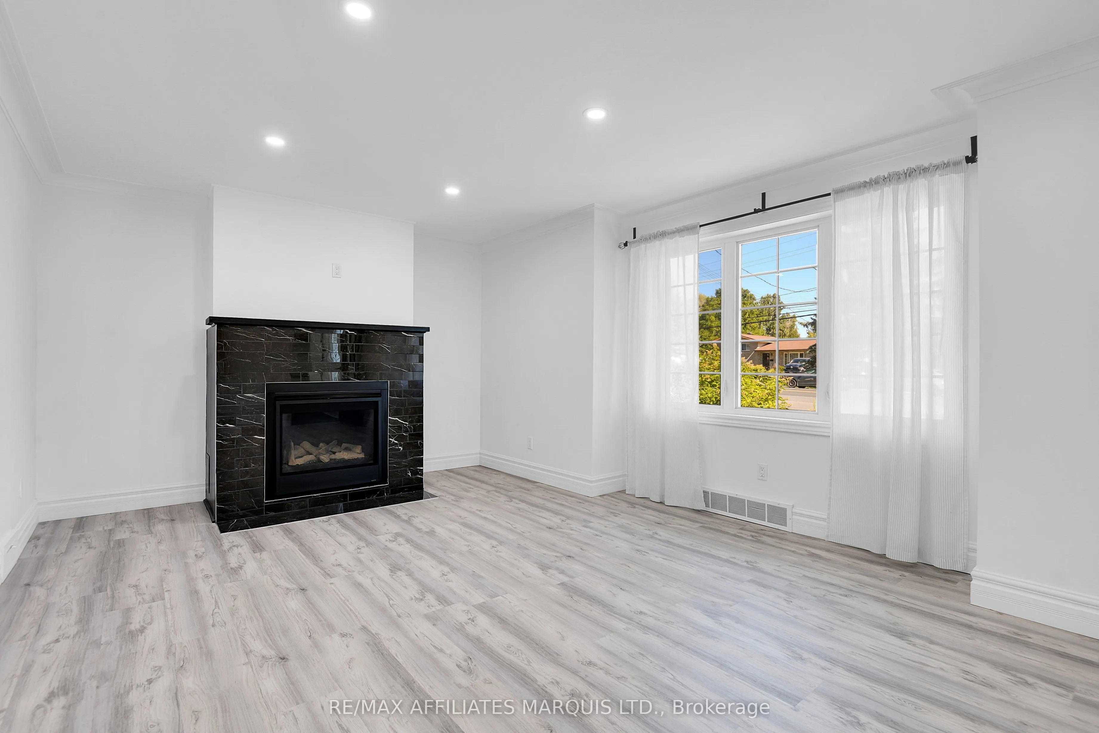 2030 Pitt Street