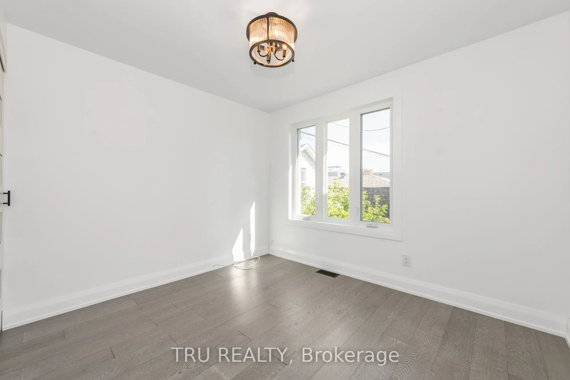 381 North River Road