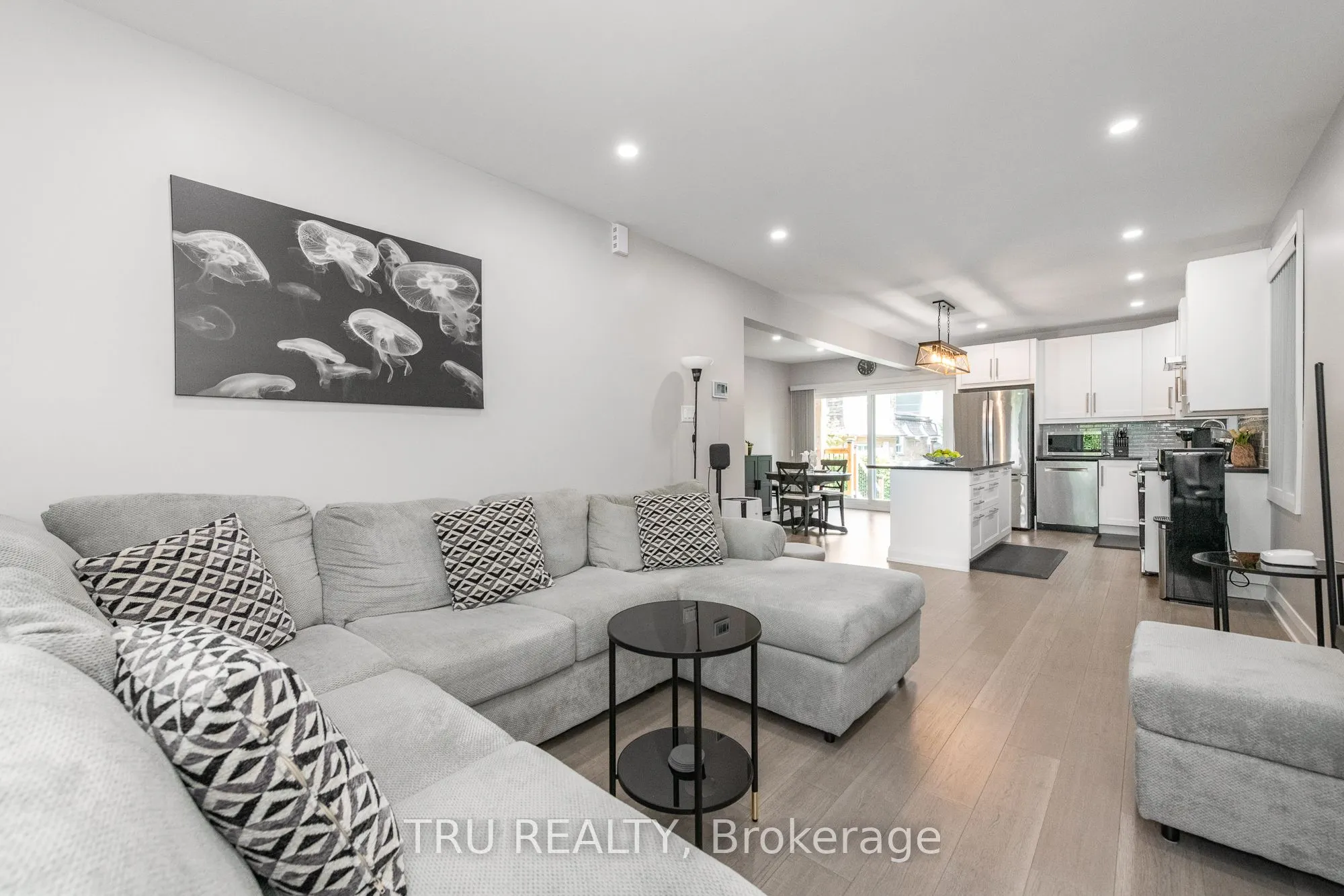 381 North River Road