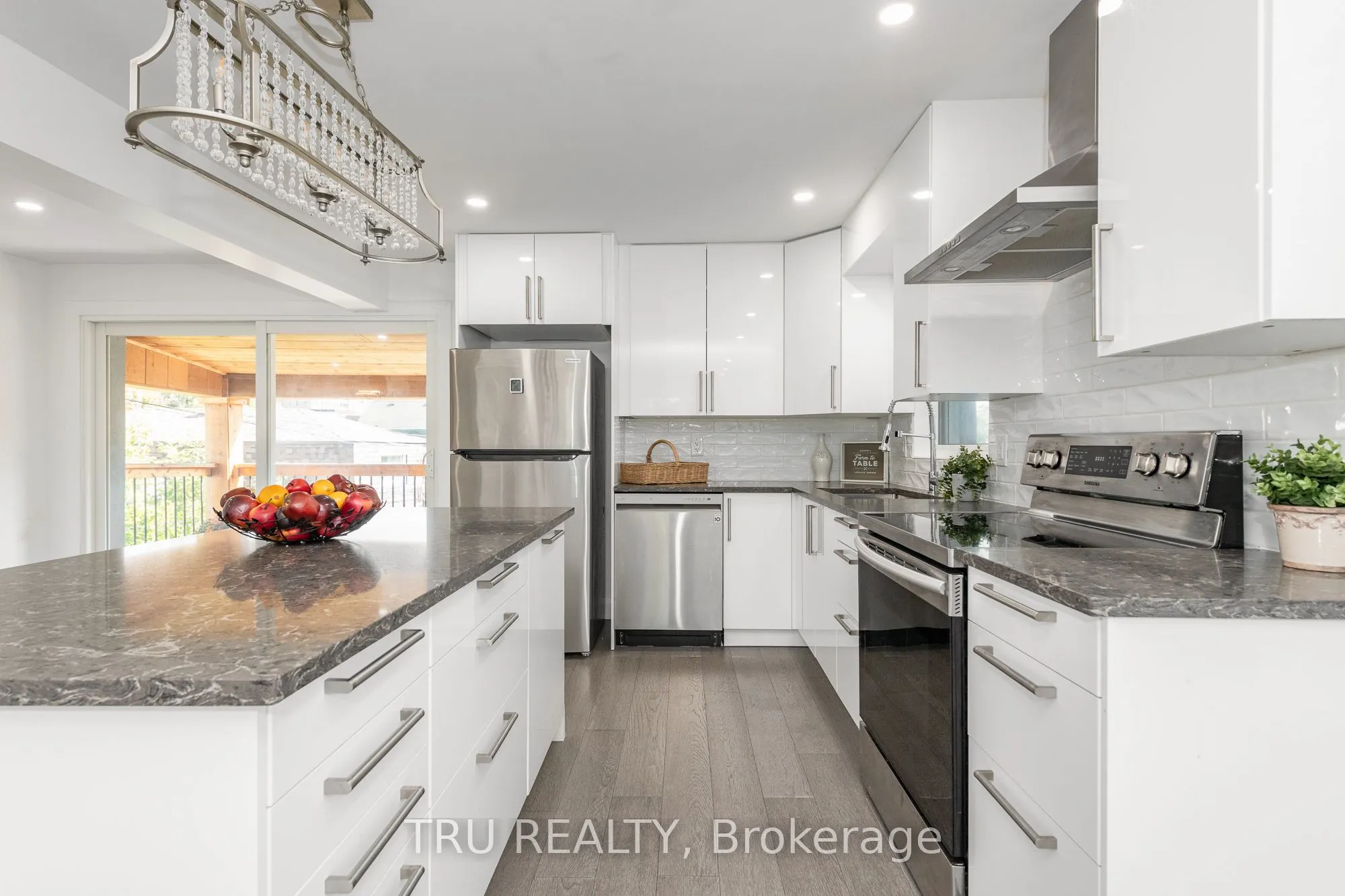 381 North River Road