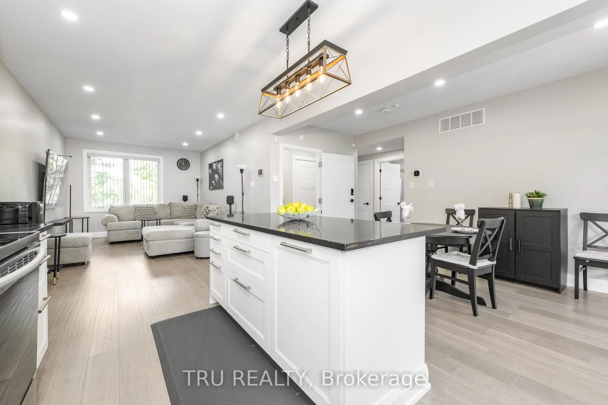 381 North River Road