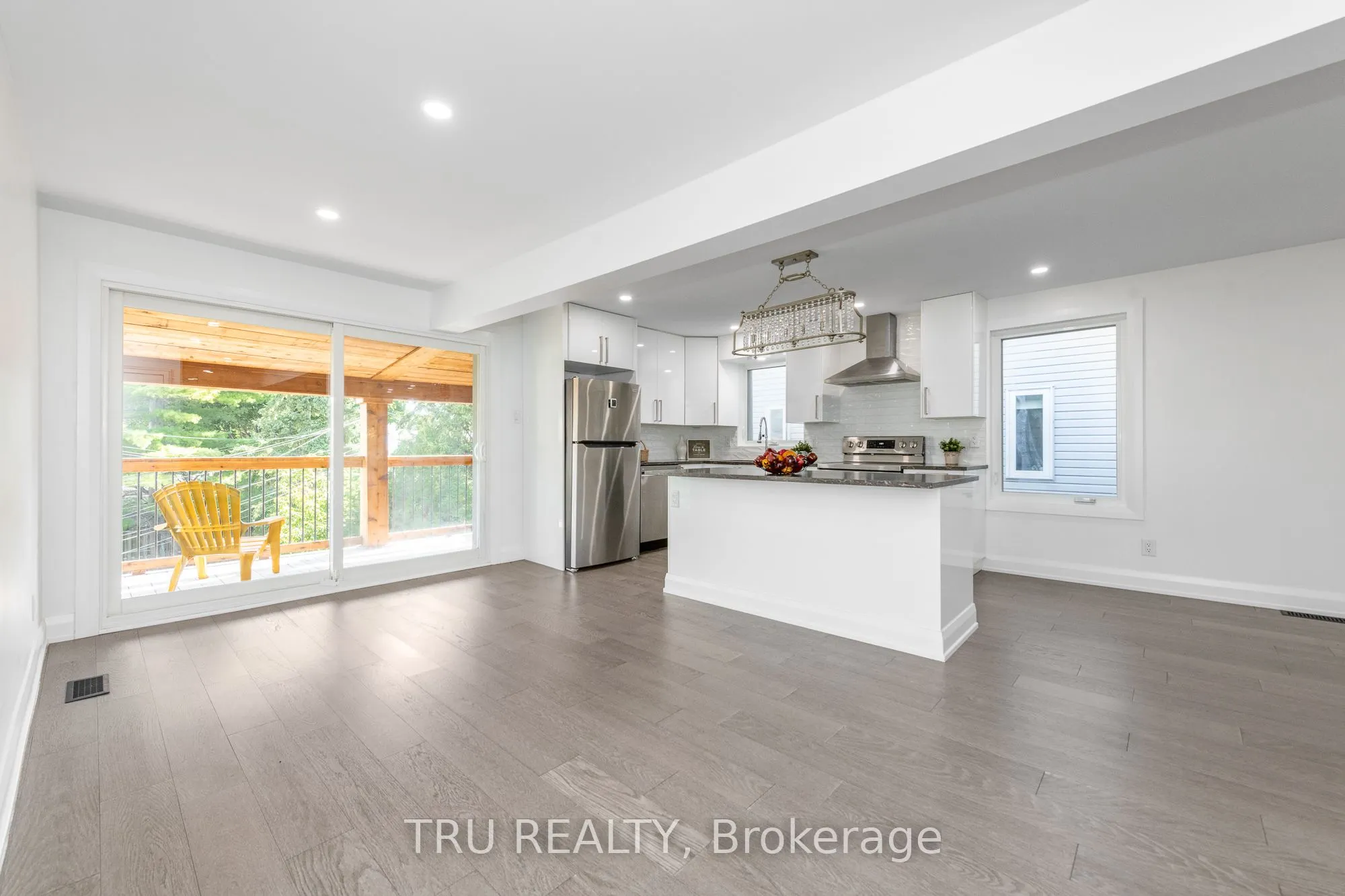 381 North River Road