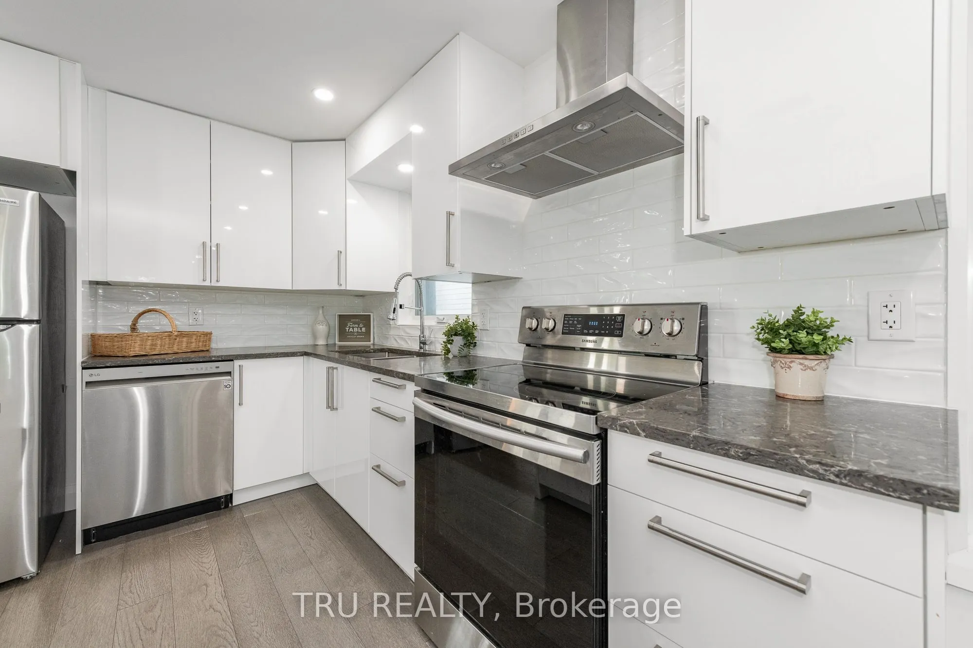 381 North River Road