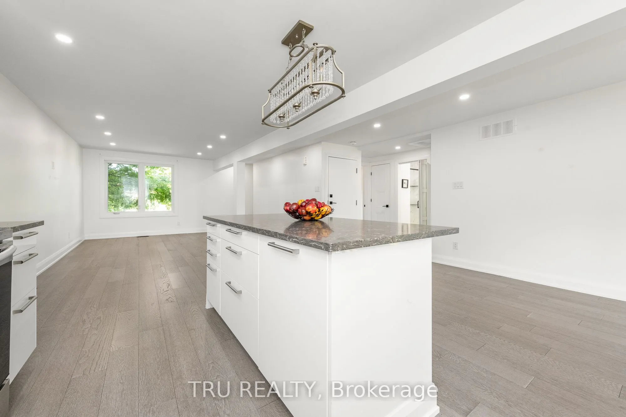 381 North River Road