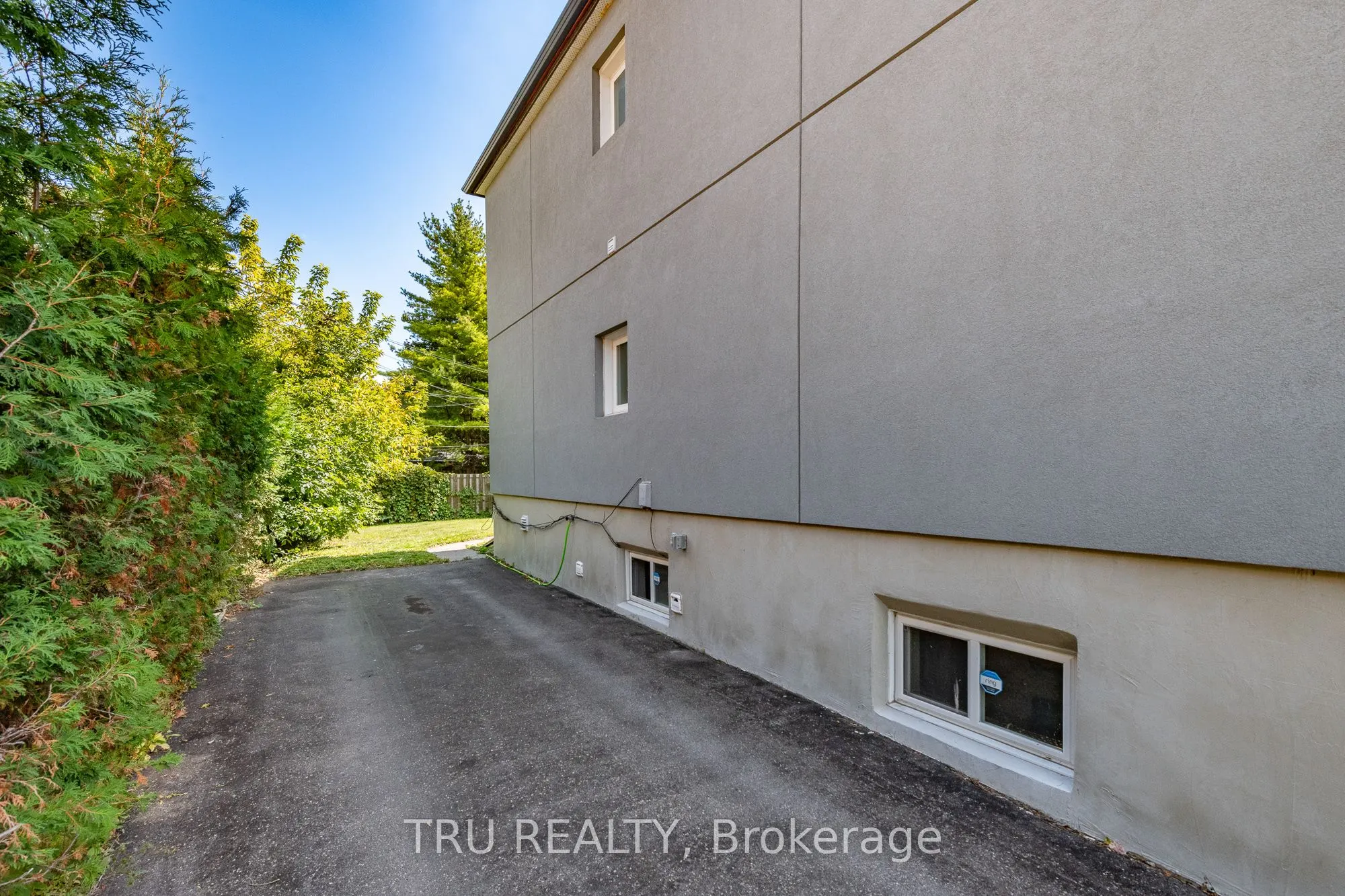 381 North River Road