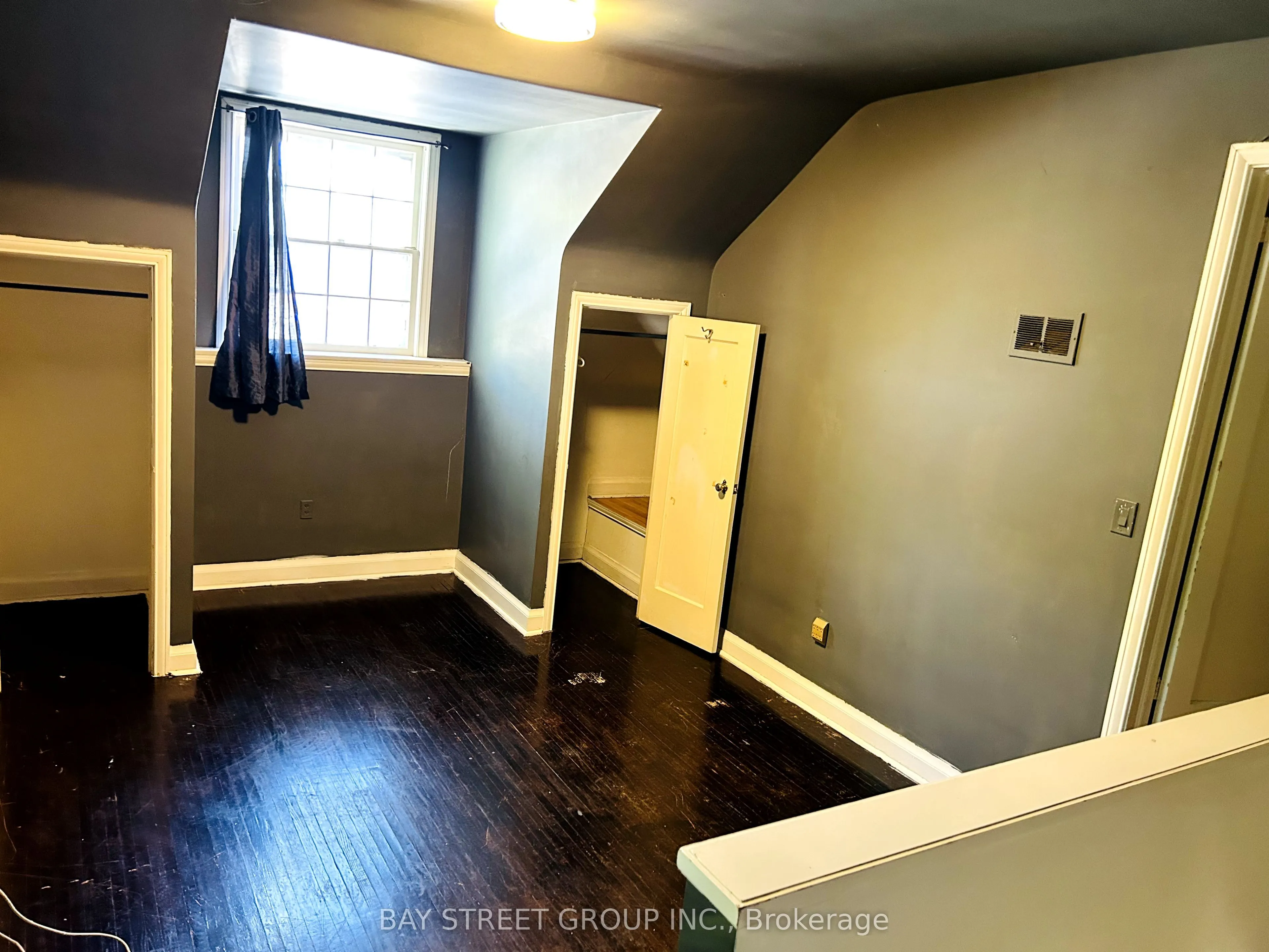 20 Rockcliffe Road N