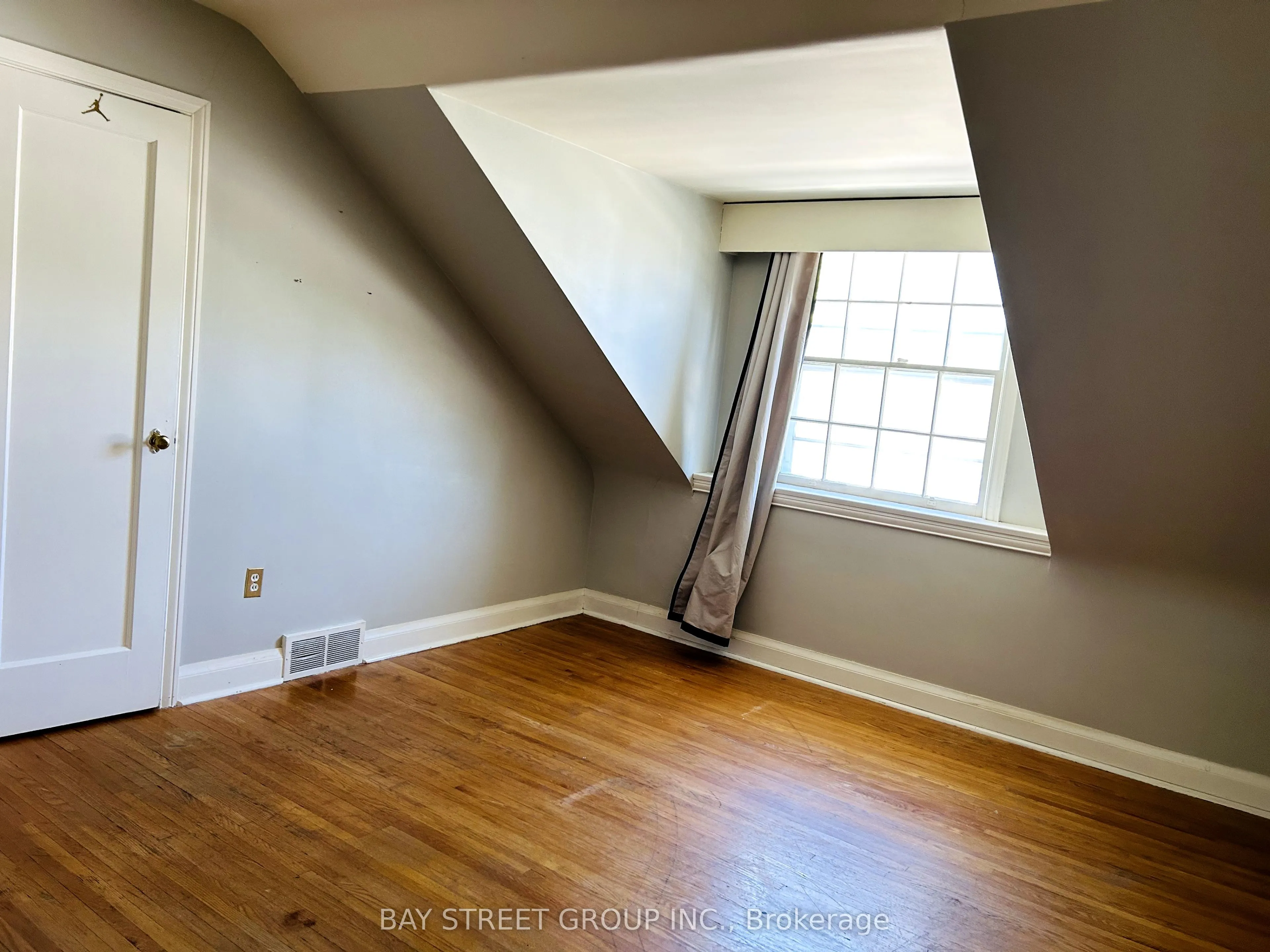 20 Rockcliffe Road N