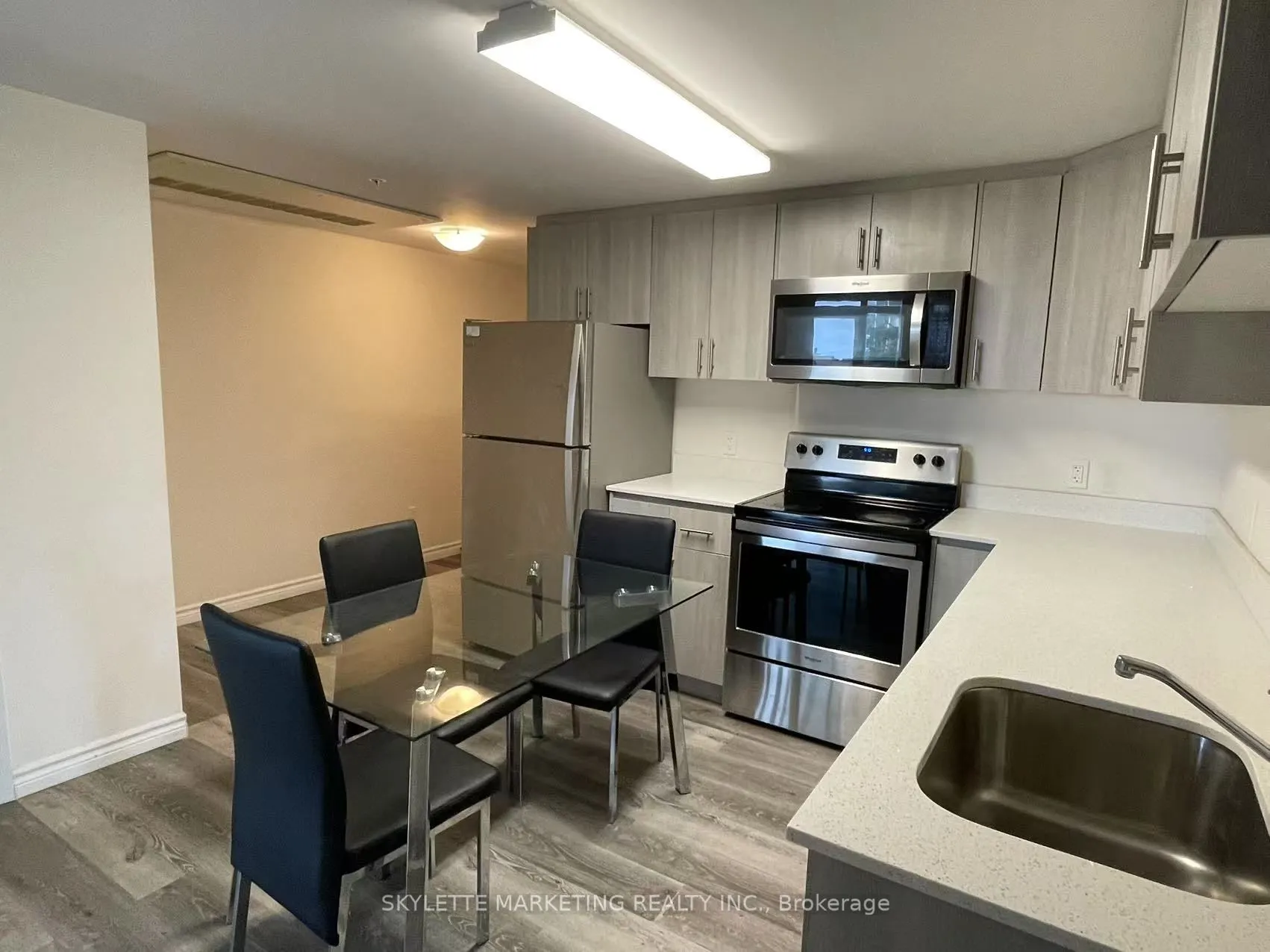 246 Lester Street, #709 Bdrm