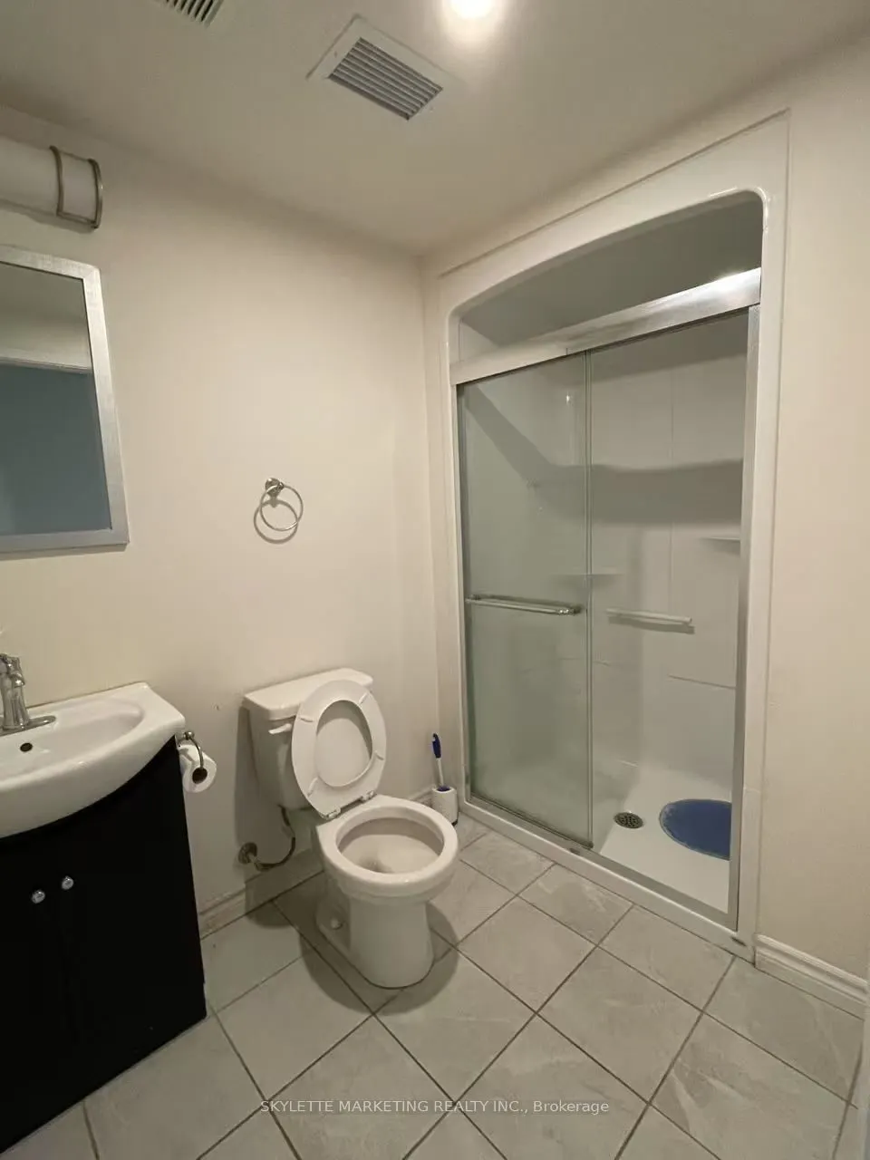 246 Lester Street, #709 Bdrm