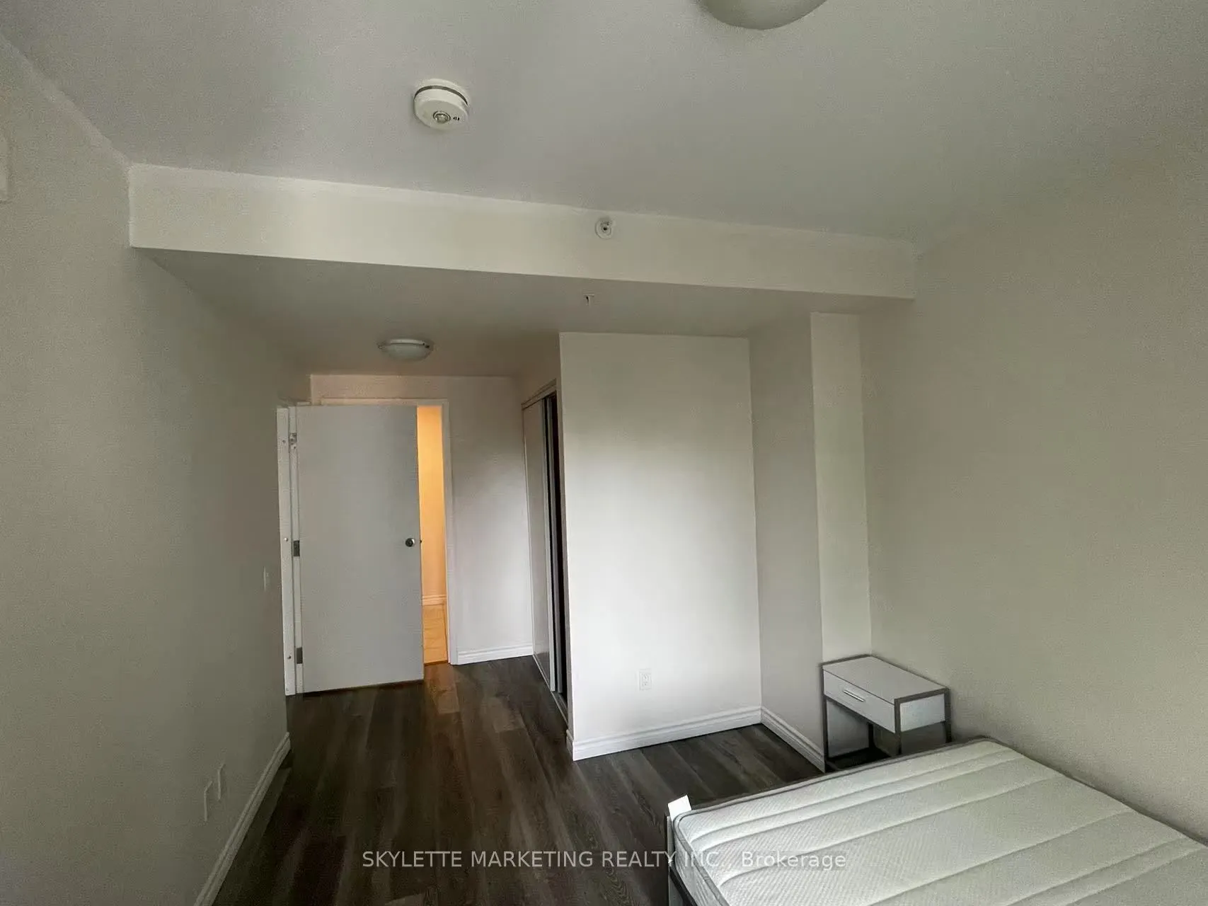 246 Lester Street, #709 Bdrm