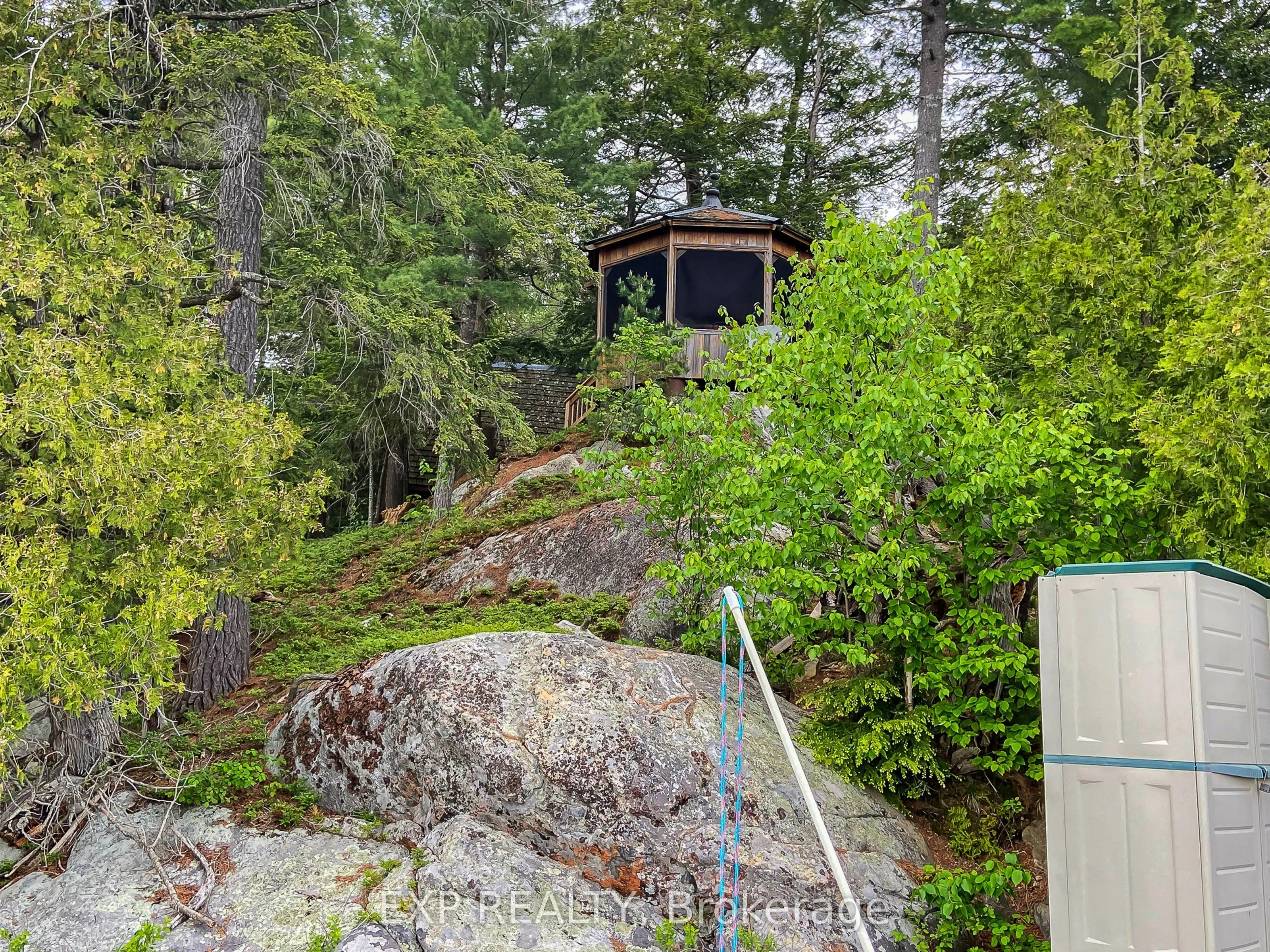 230 Doe Lake Peninsula