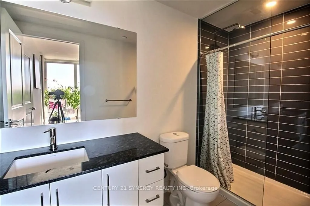 485 Richmond Road, #901
