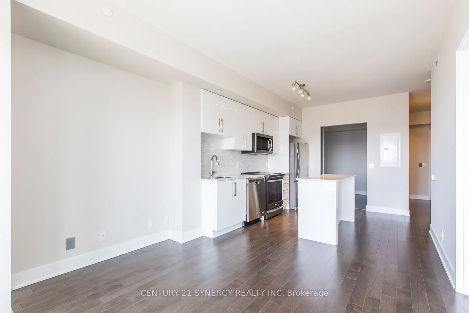 485 Richmond Road, #901