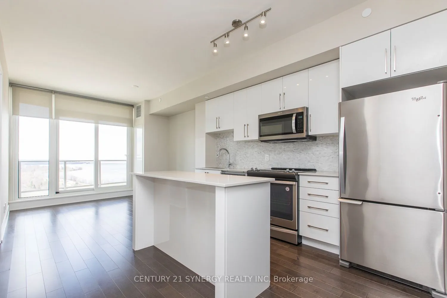 485 Richmond Road, #901
