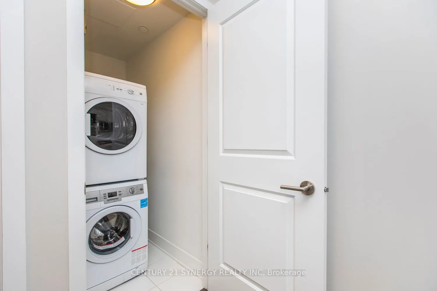 485 Richmond Road, #901