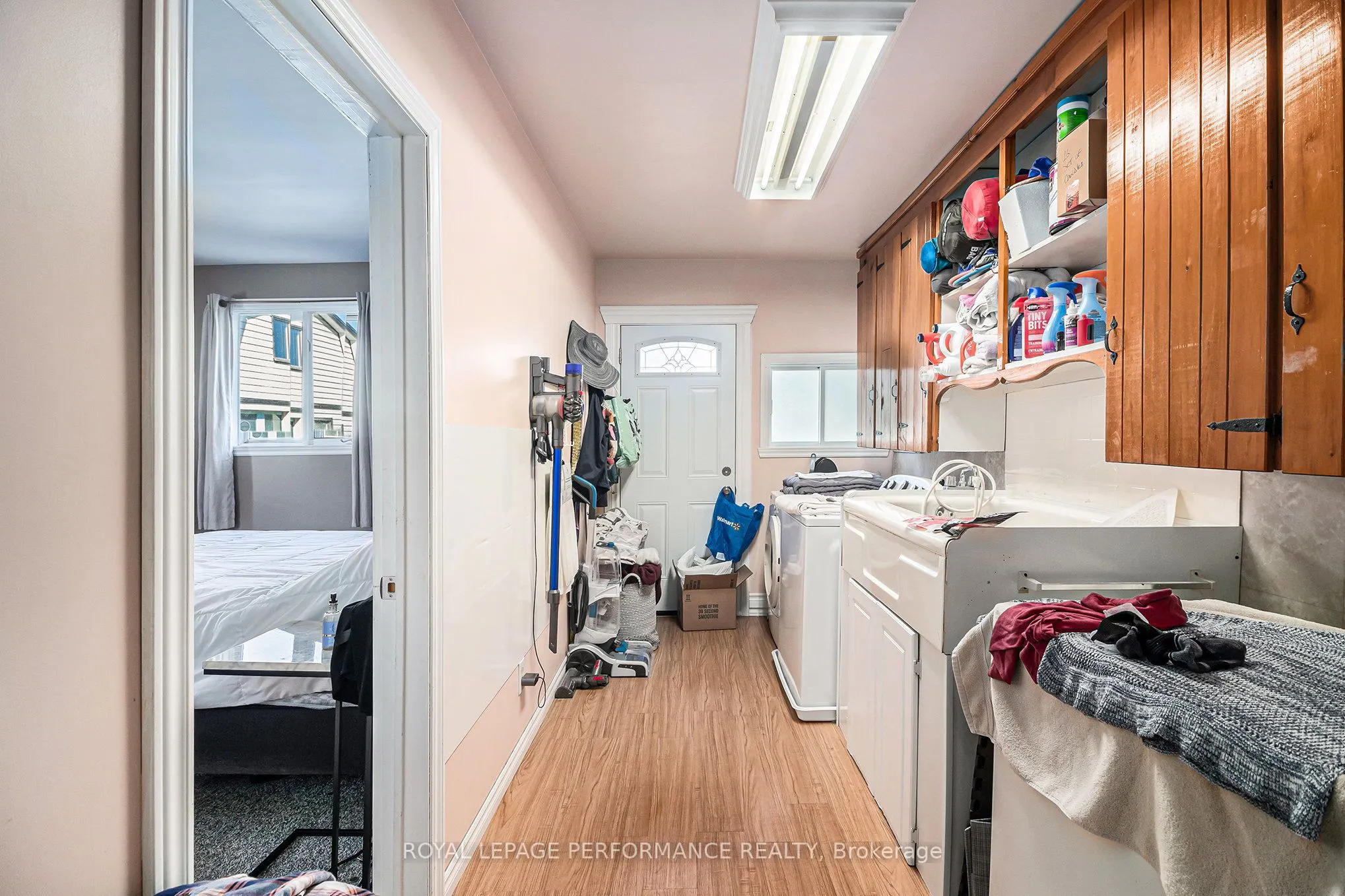 724 St Antoine Street