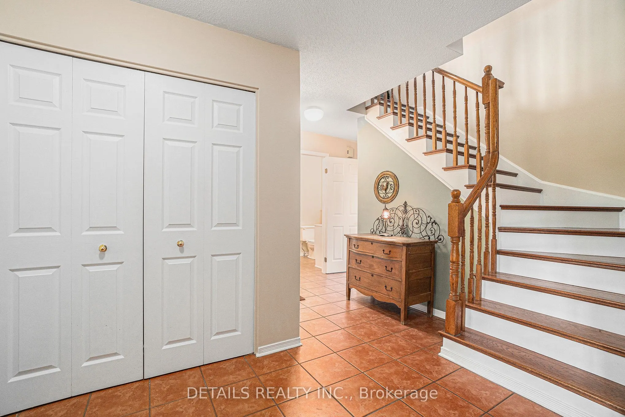 221 Macdougall Street
