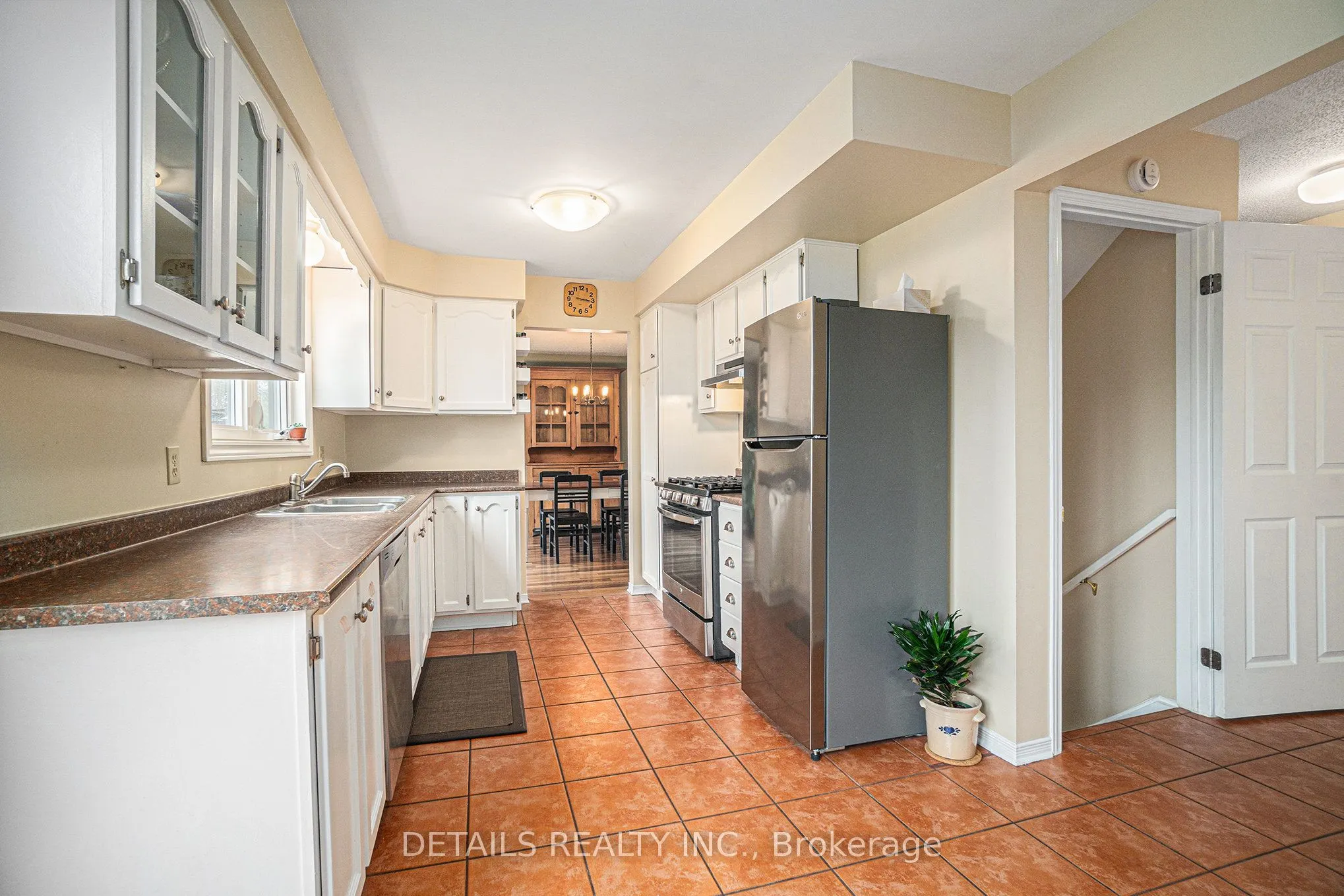 221 Macdougall Street