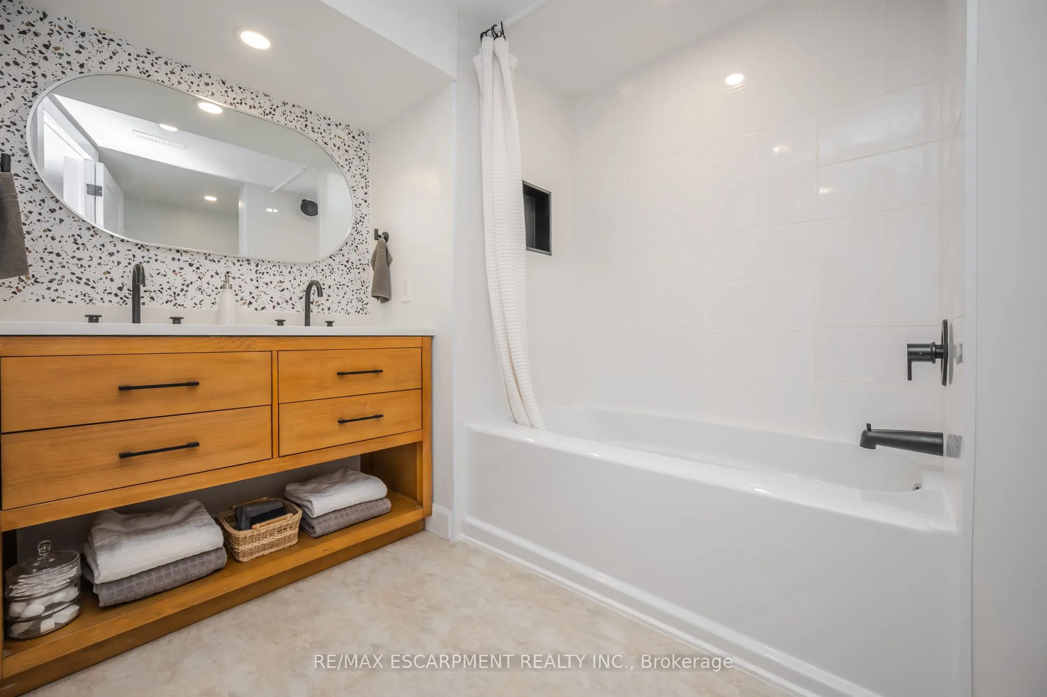 45 Glengrove Avenue