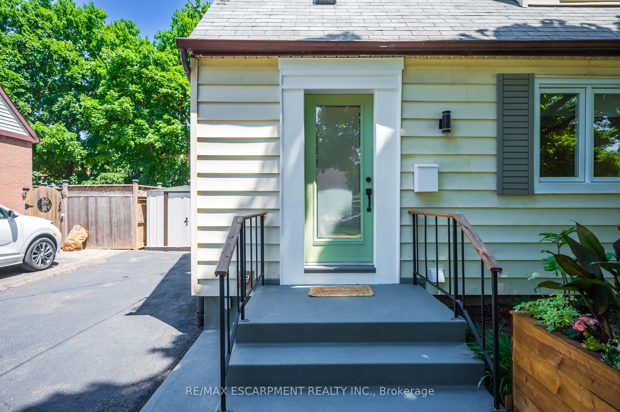 45 Glengrove Avenue