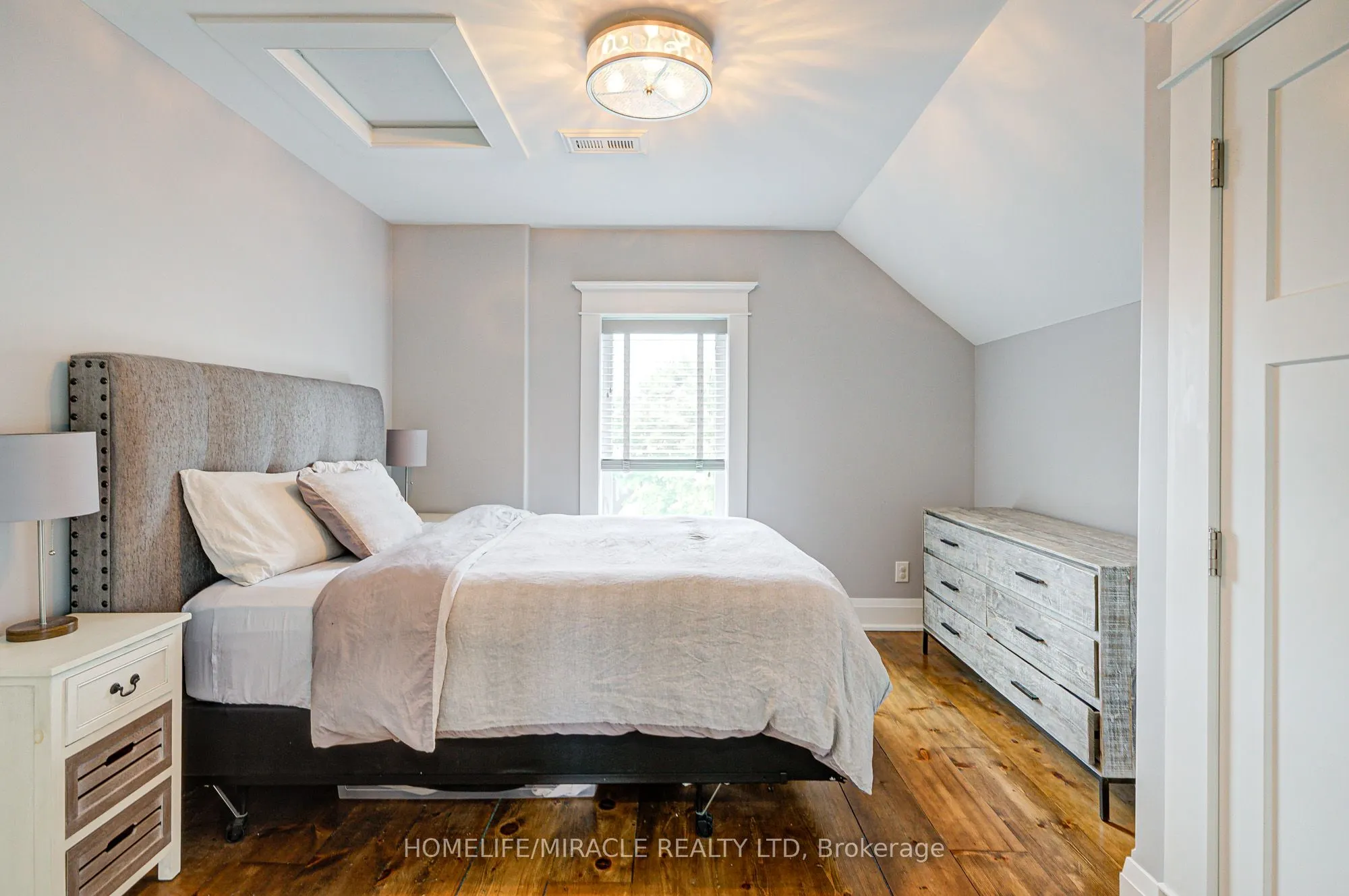 9214 Oak Ridges Drive