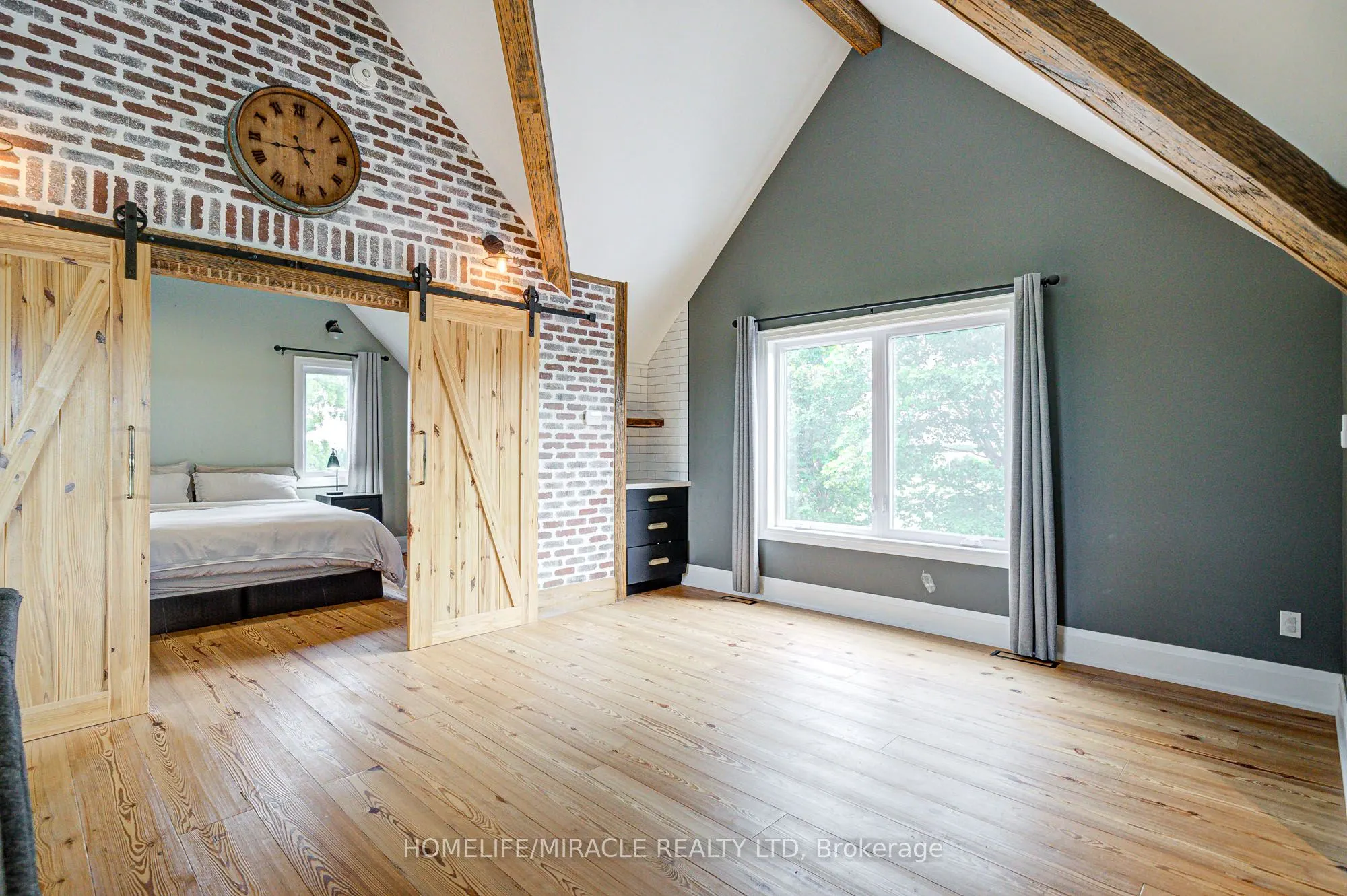 9214 Oak Ridges Drive